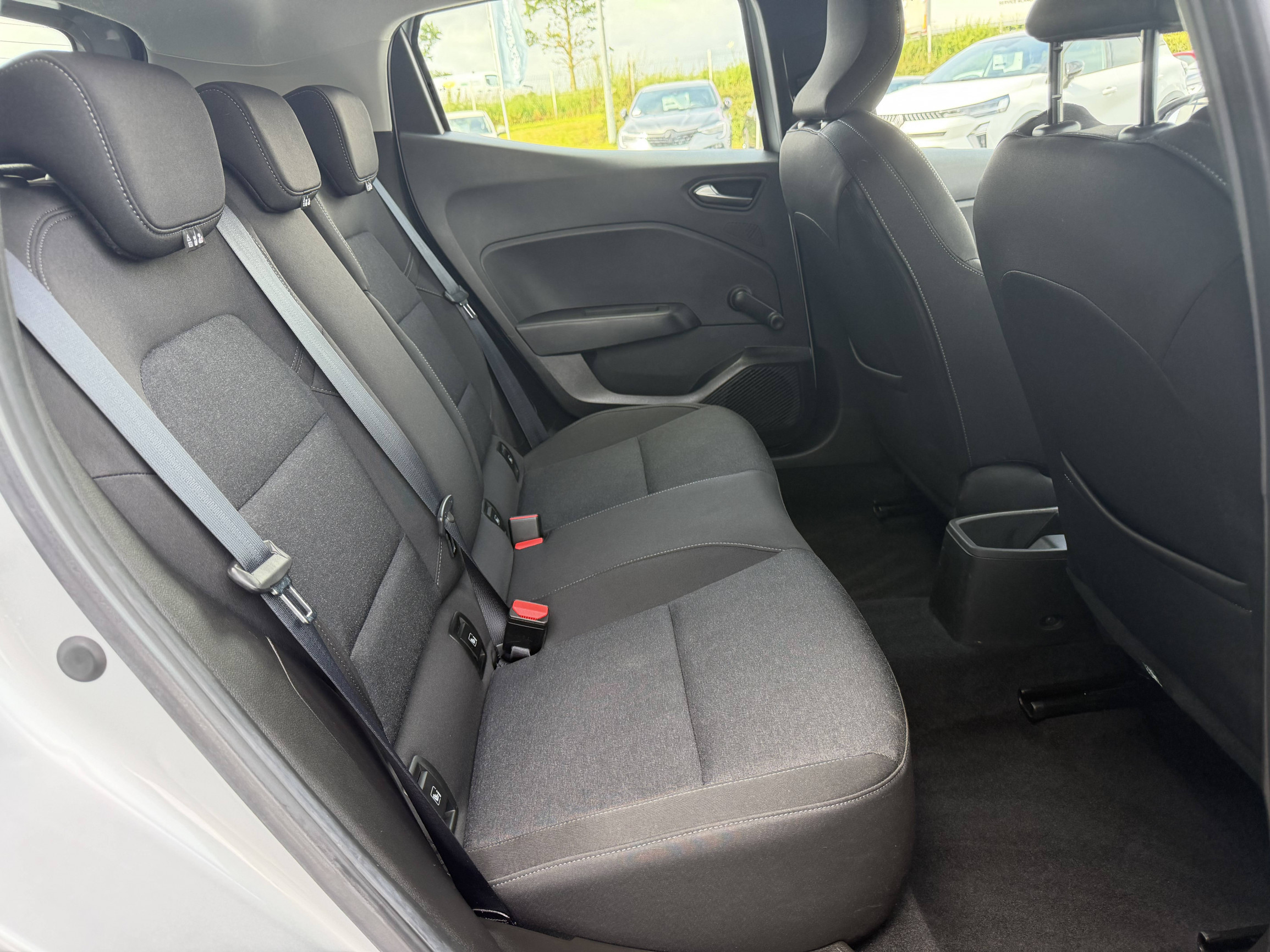 Vente en ligne Renault Clio 5 Clio TCe 90 au prix de 14 990 €