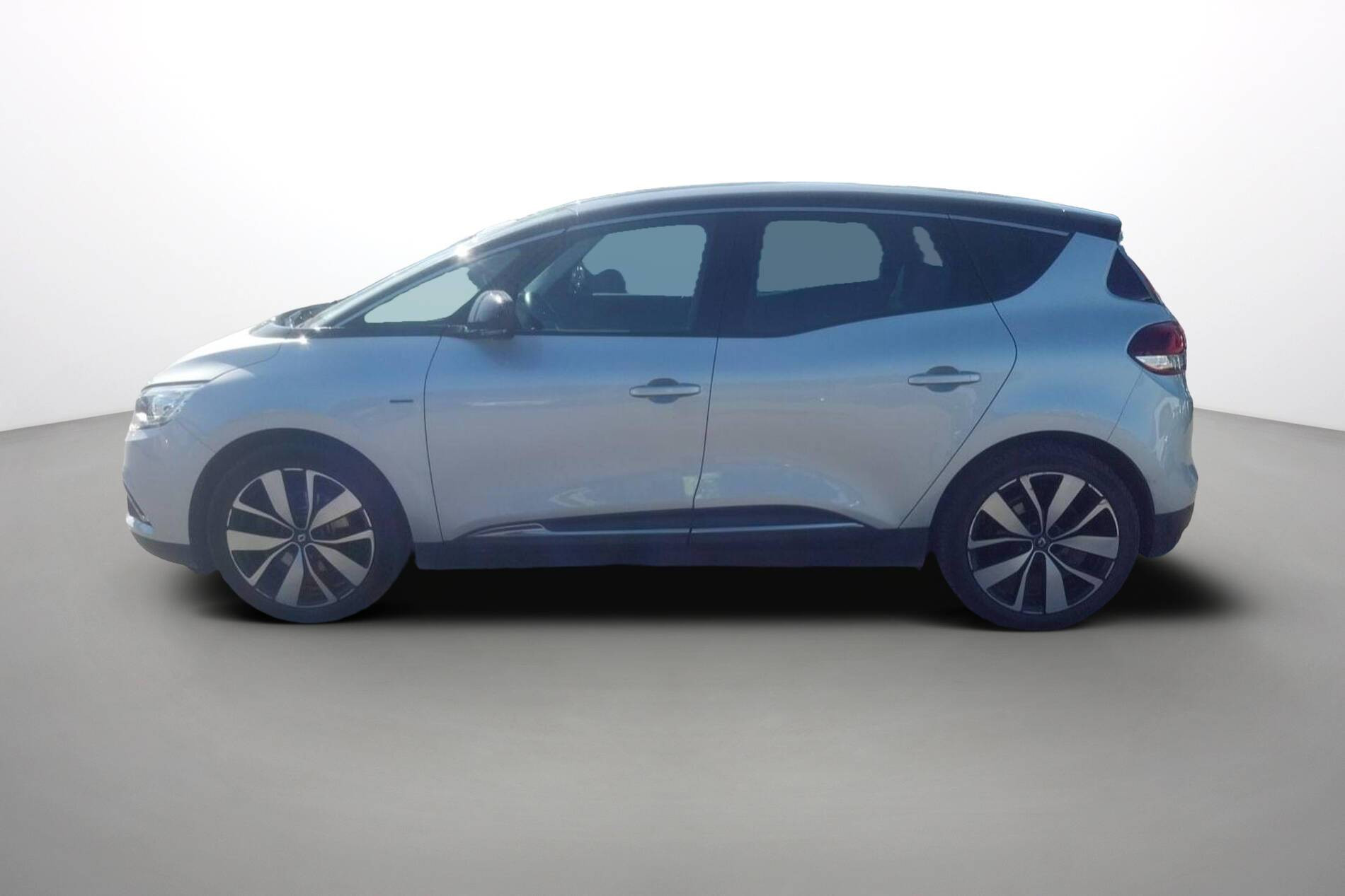 Vente en ligne Renault Scenic 4 Scenic TCe 115 FAP au prix de 13 790 €