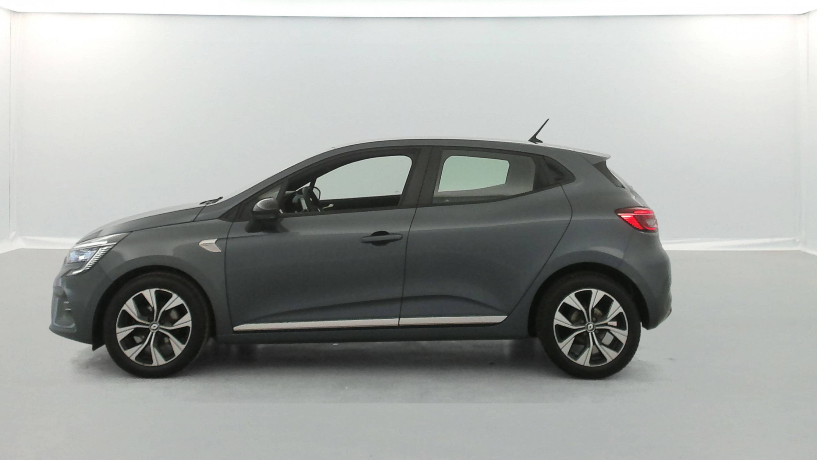 Vente en ligne Renault Clio 5 Clio TCe 90 - 21N au prix de 13 690 €