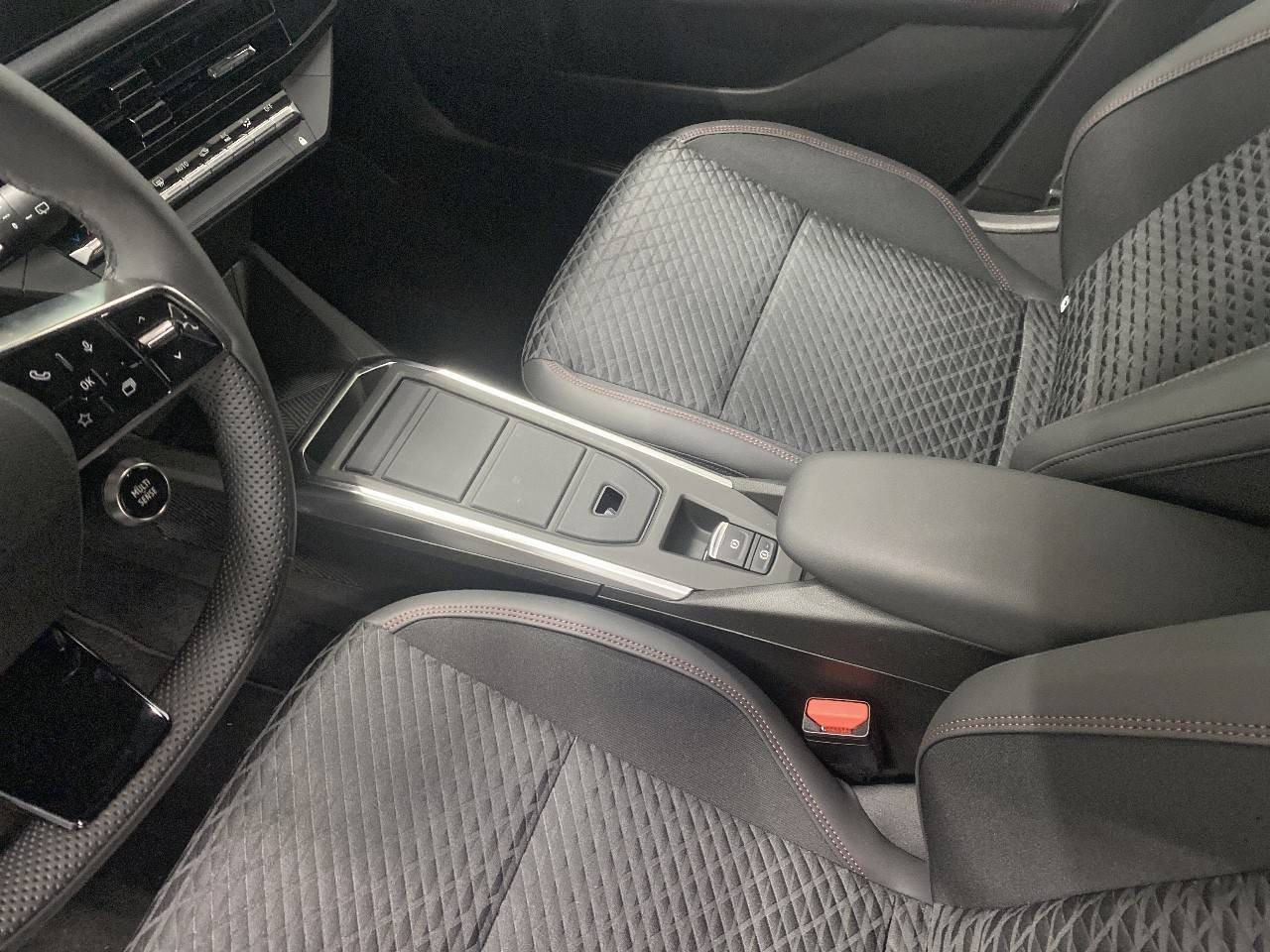 Renault Clio 6 Clio E-Tech full hybrid 160 ch occasion de 2026 en vente à Caen