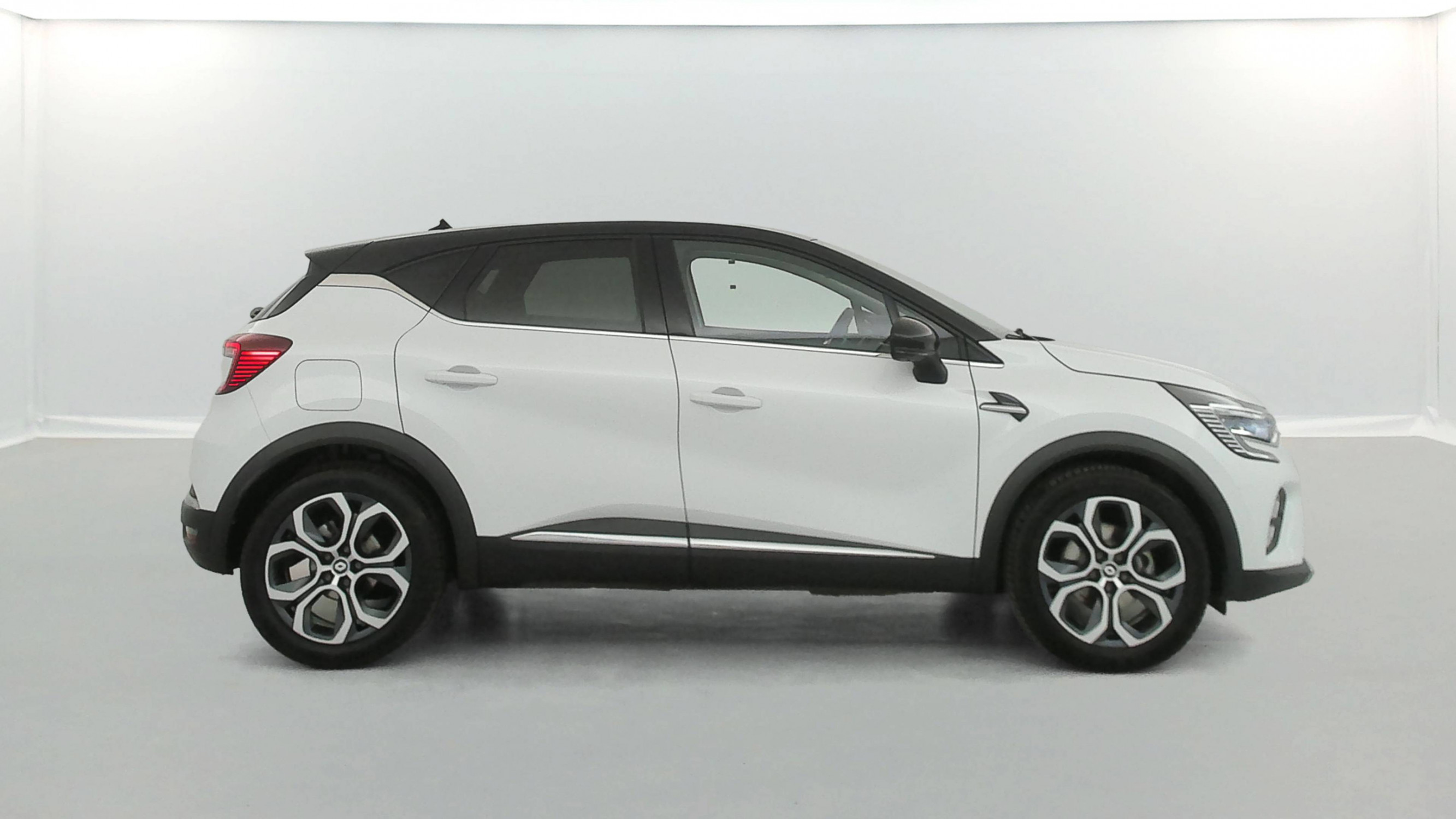 Vente en ligne Renault Captur  E-Tech 145 - 21 au prix de 18 490 €