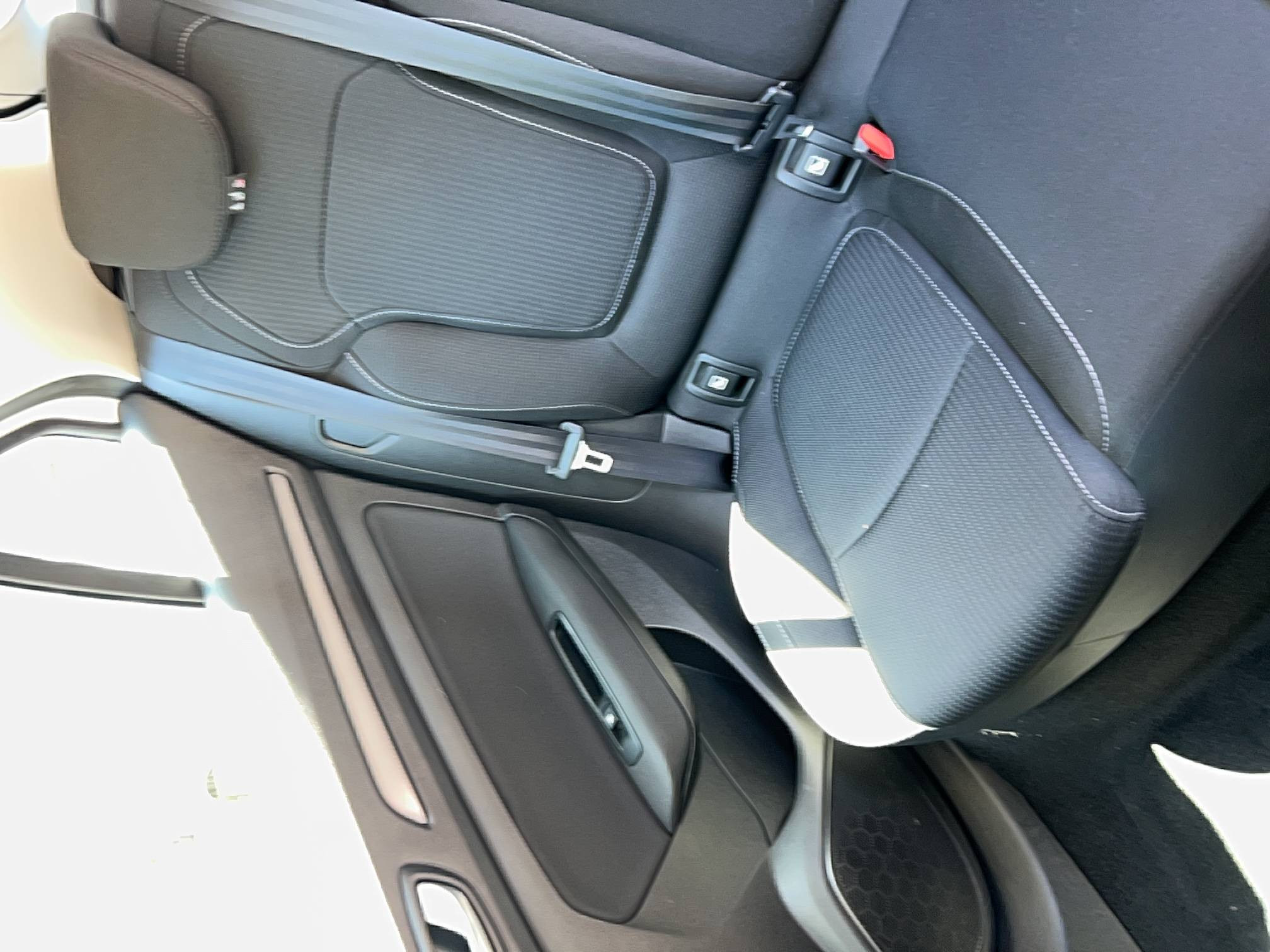 Vente en ligne Renault Megane 4 Mégane IV Berline Blue dCi 115 au prix de 14 290 €