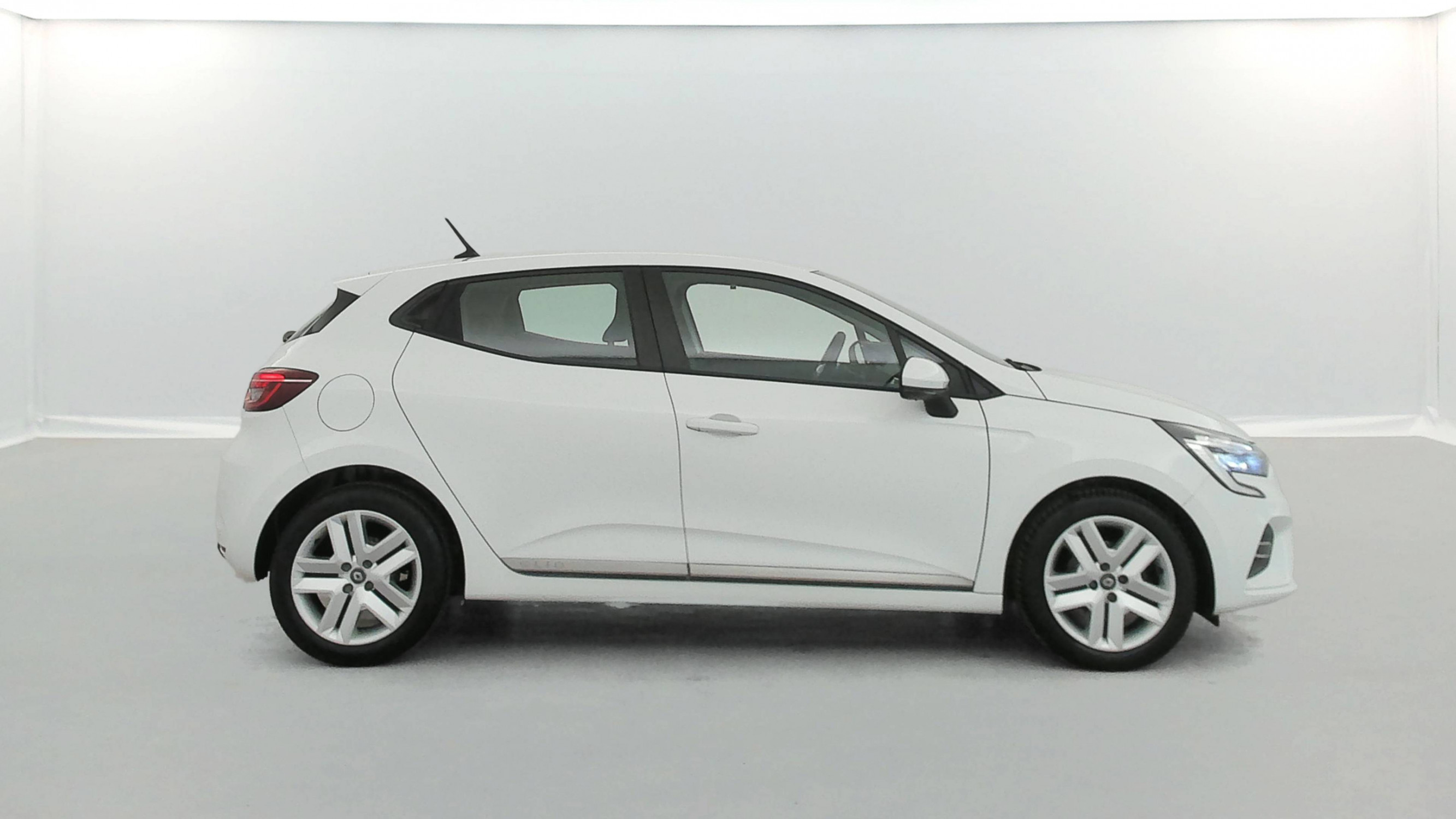 Vente en ligne Renault Clio 5 Clio SCe 65 - 21N au prix de 12 390 €