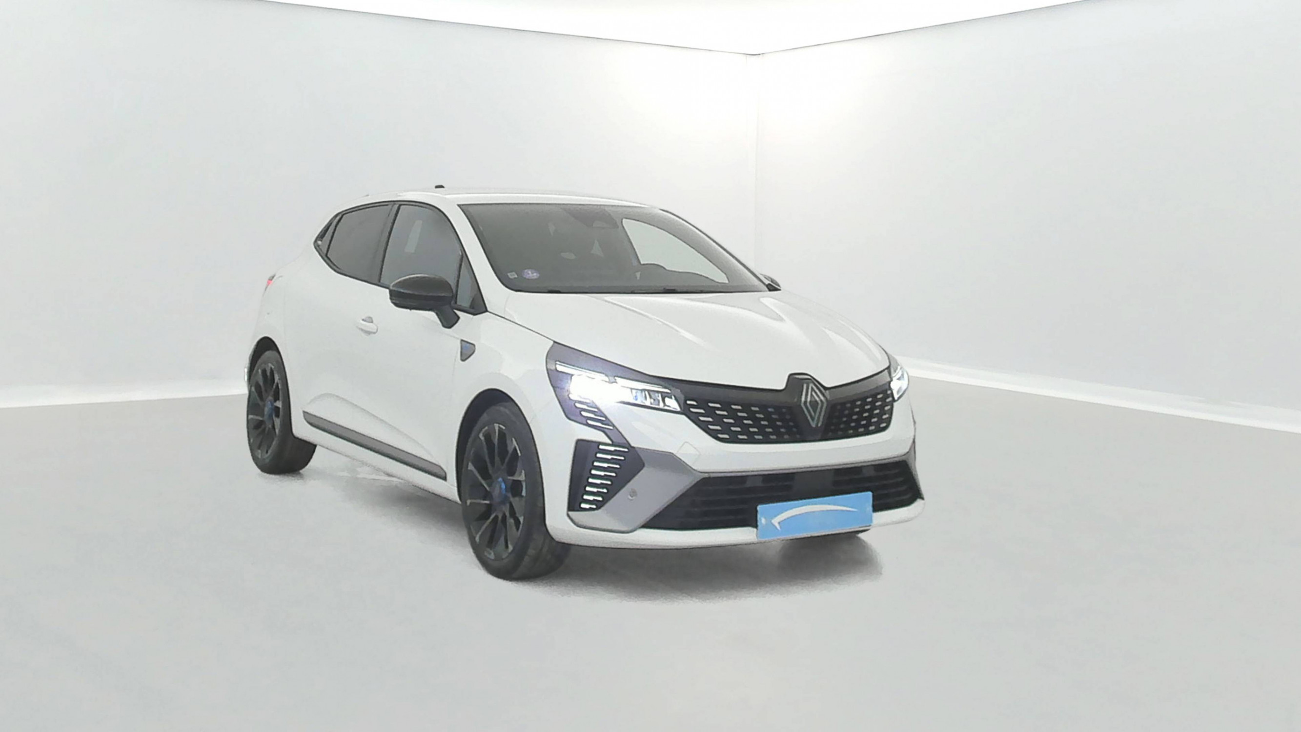 Vente en ligne Renault Clio 5 Clio E-Tech full hybrid 145 au prix de 20 790 €