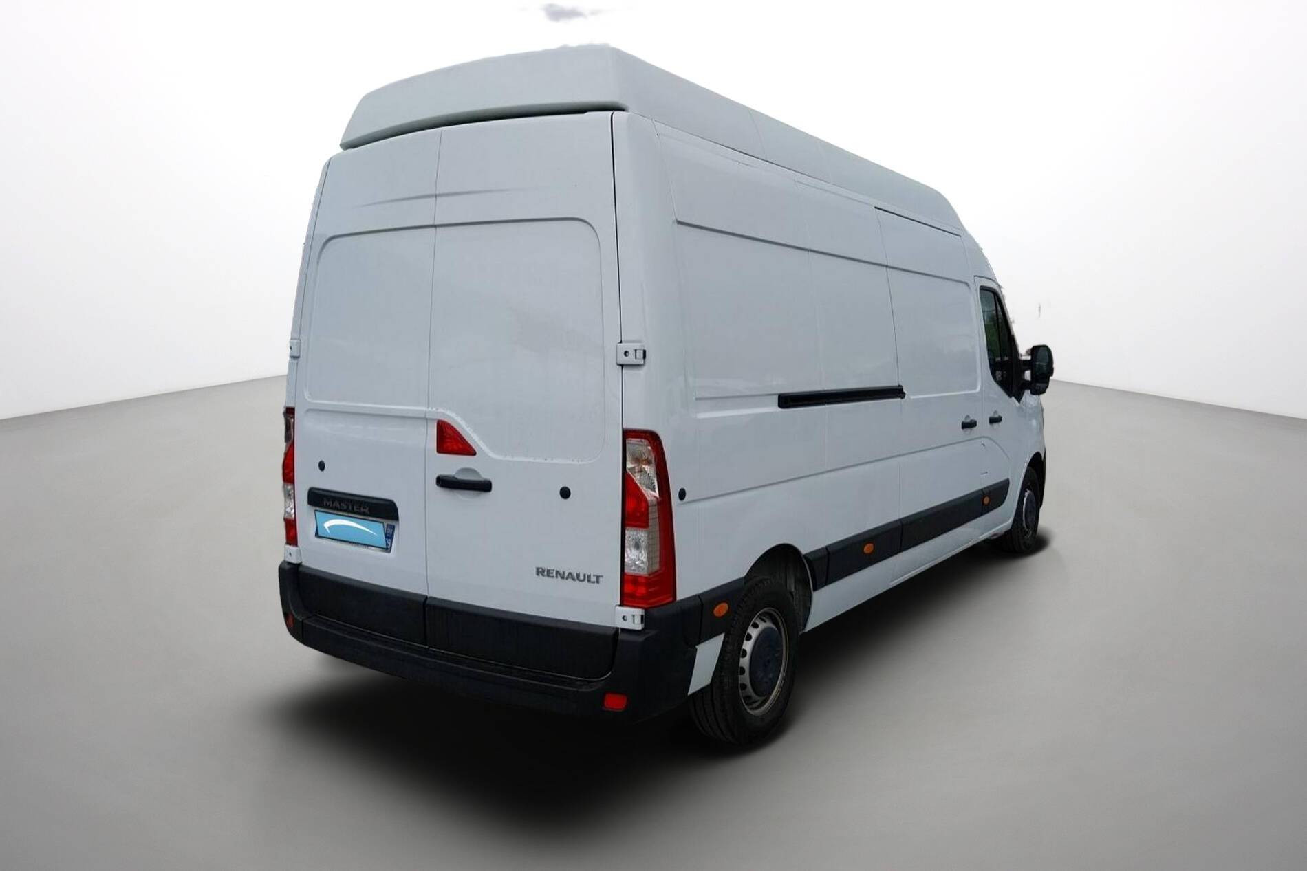 Vente en ligne Renault Master Fourgon MASTER FGN TRAC F3500 L3H3 BLUE DCI 135 au prix de 29 990 €