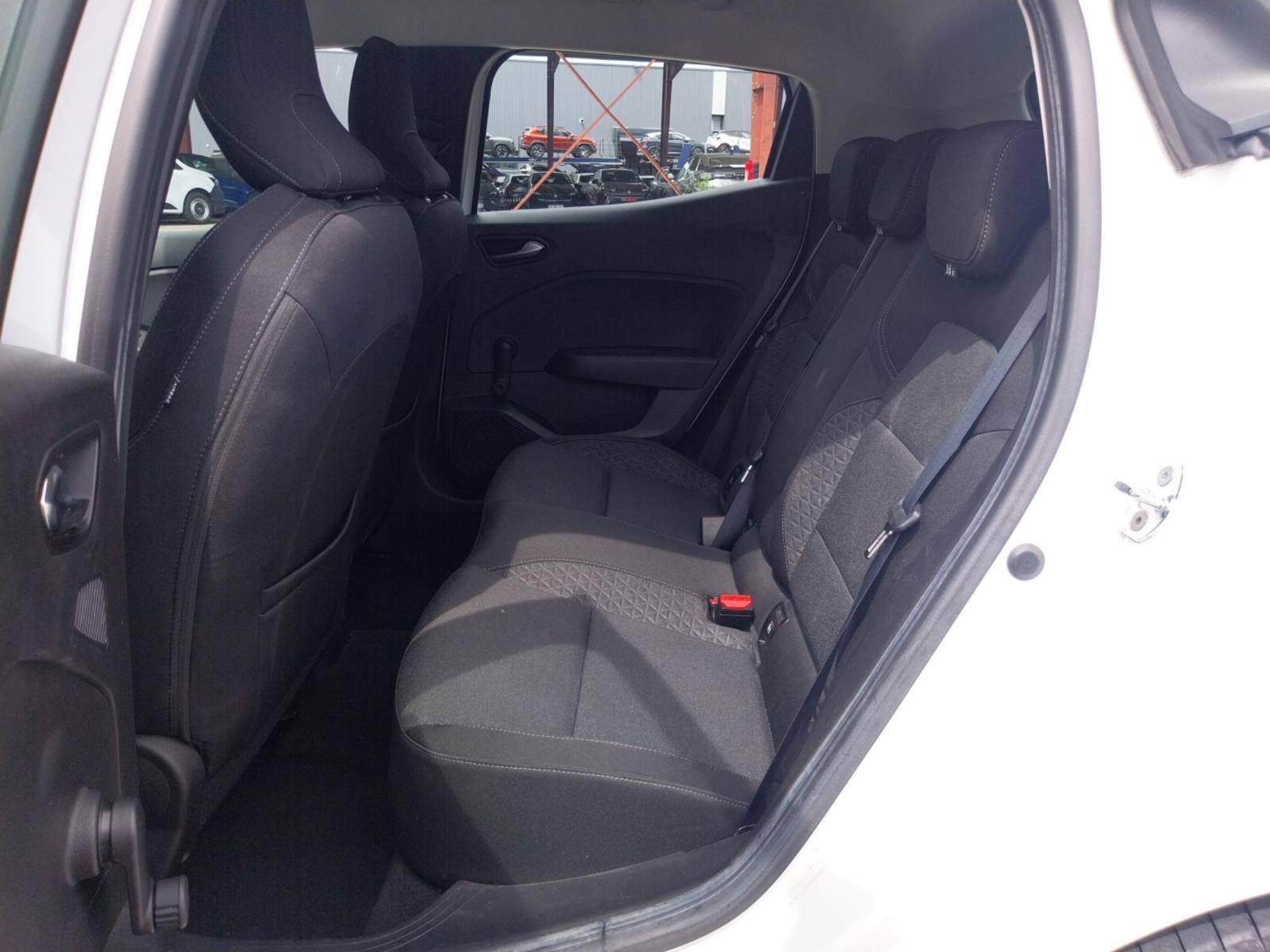 Vente en ligne Renault Clio 5 Clio TCe 90 - 21 au prix de 11 990 €