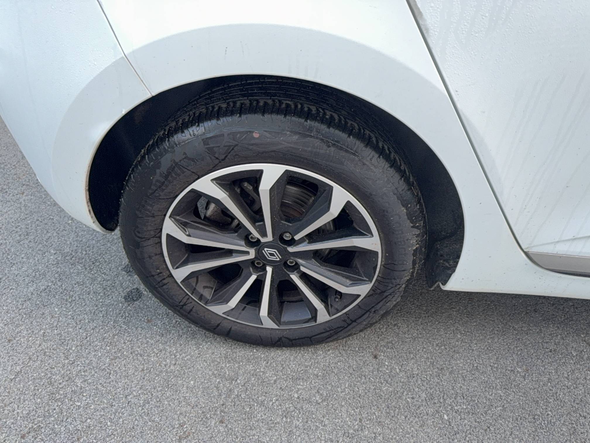 Vente en ligne Renault Clio 5 Clio TCe 90 au prix de 15 990 €