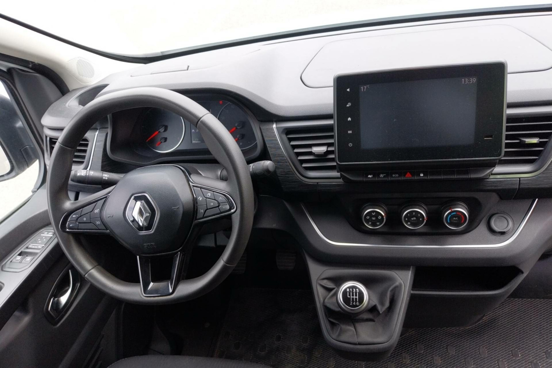 Vente en ligne Renault Trafic 3 Fourgon TRAFIC FGN L2H1 3000 KG BLUE DCI 130 au prix de 20 490 €