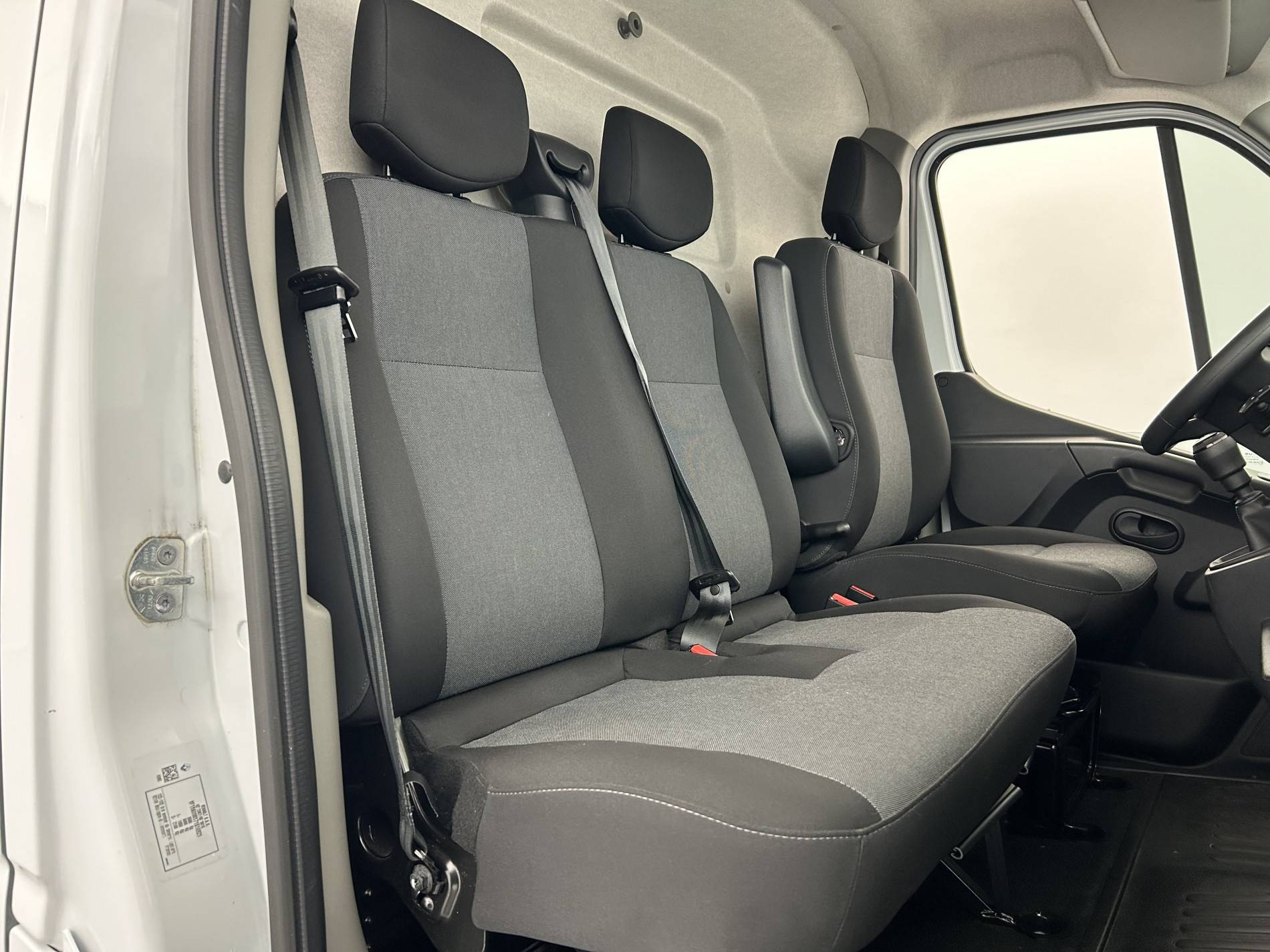 Vente en ligne Renault Master Fourgon MASTER FGN TRAC F3500 L2H2 BLUE DCI 135 au prix de 25 490 €