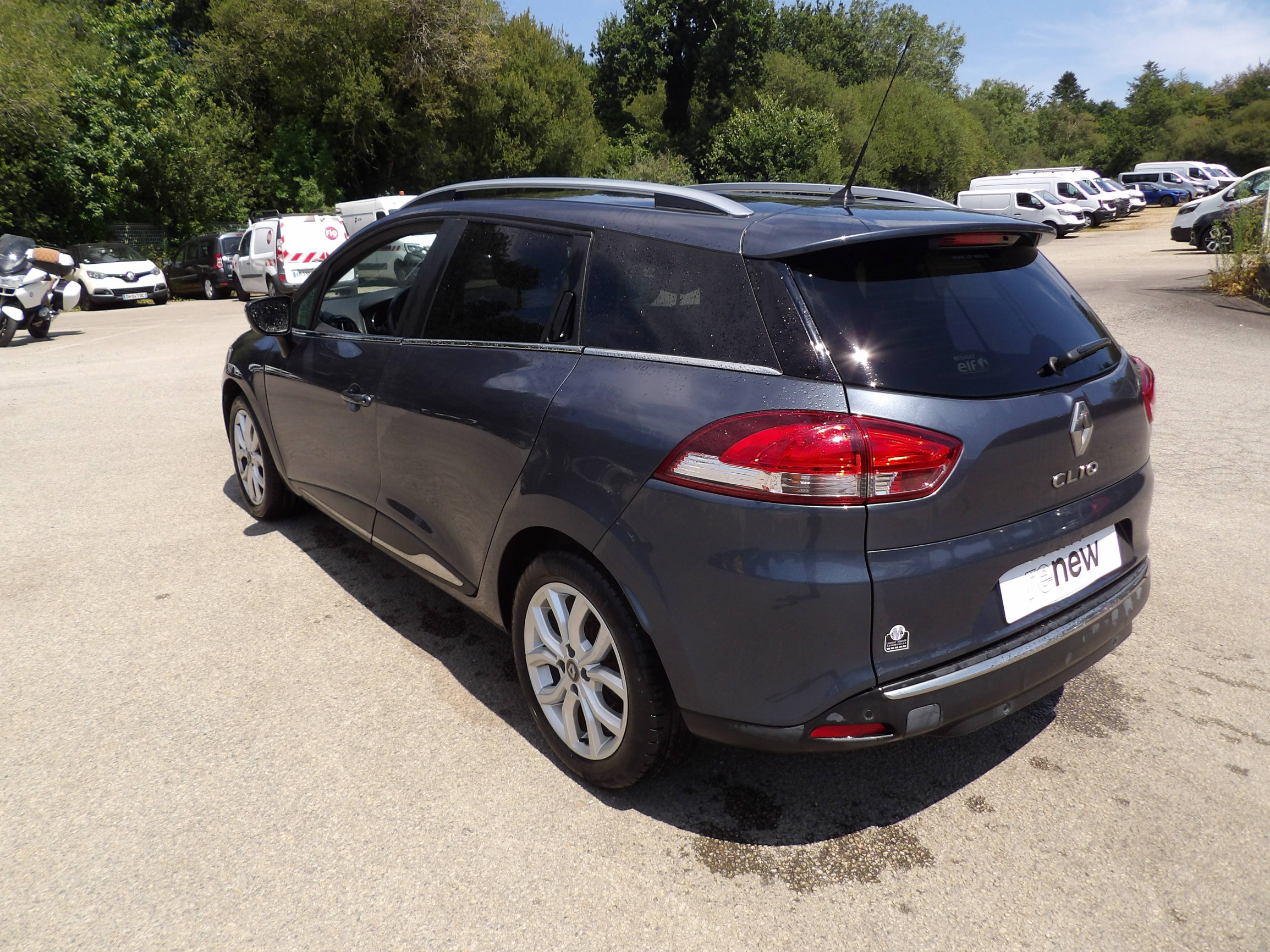 Vente en ligne Renault Clio 4 Estate Clio Estate TCe 120 Energy  EDC au prix de 11 499 €