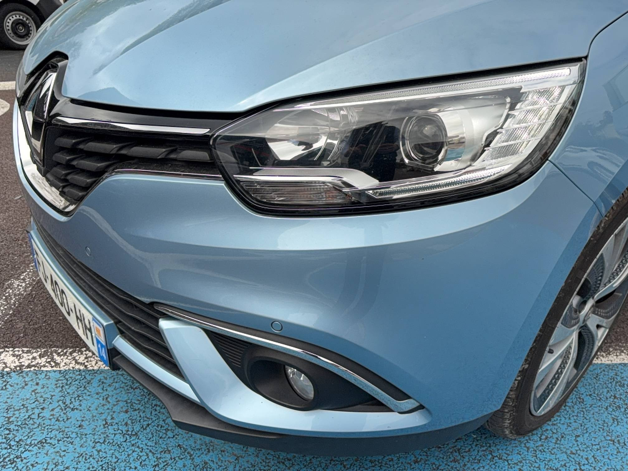 Vente en ligne Renault Scenic 4 Scenic Blue dCi 120 au prix de 13 590 €