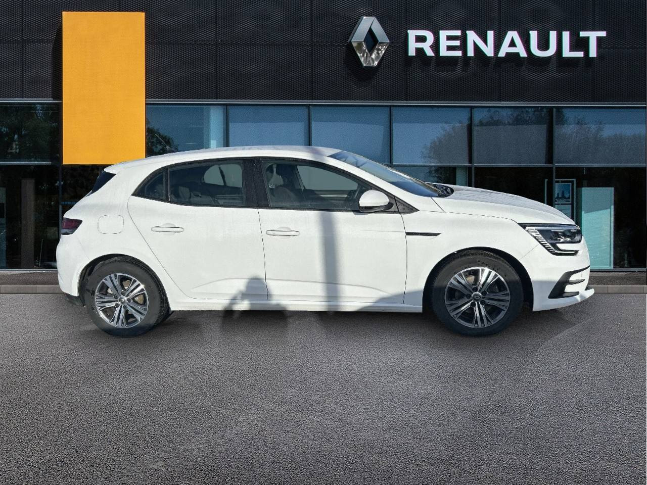 Vente en ligne Renault Megane 4  Blue dCi 115 au prix de 15 980 €
