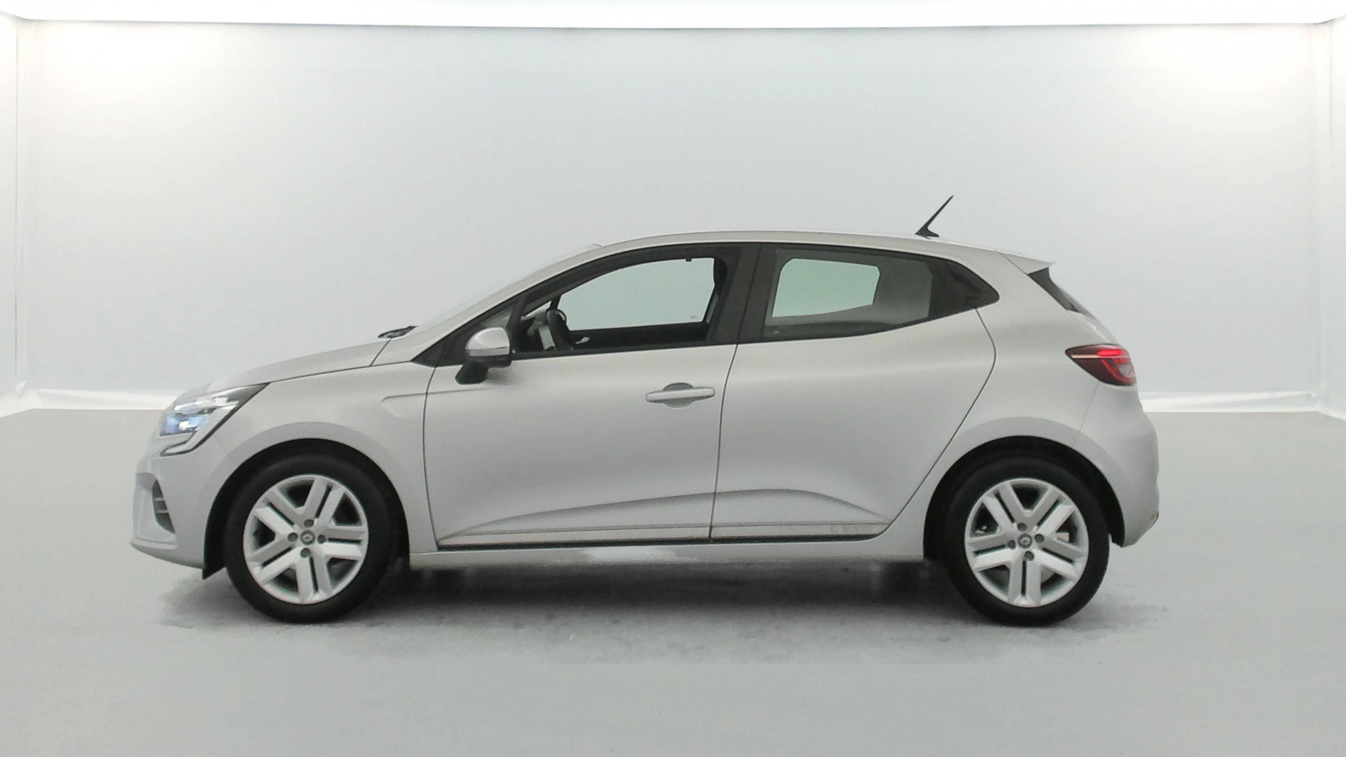 Vente en ligne Renault Clio 5 Clio TCe 90 - 21N au prix de 13 490 €