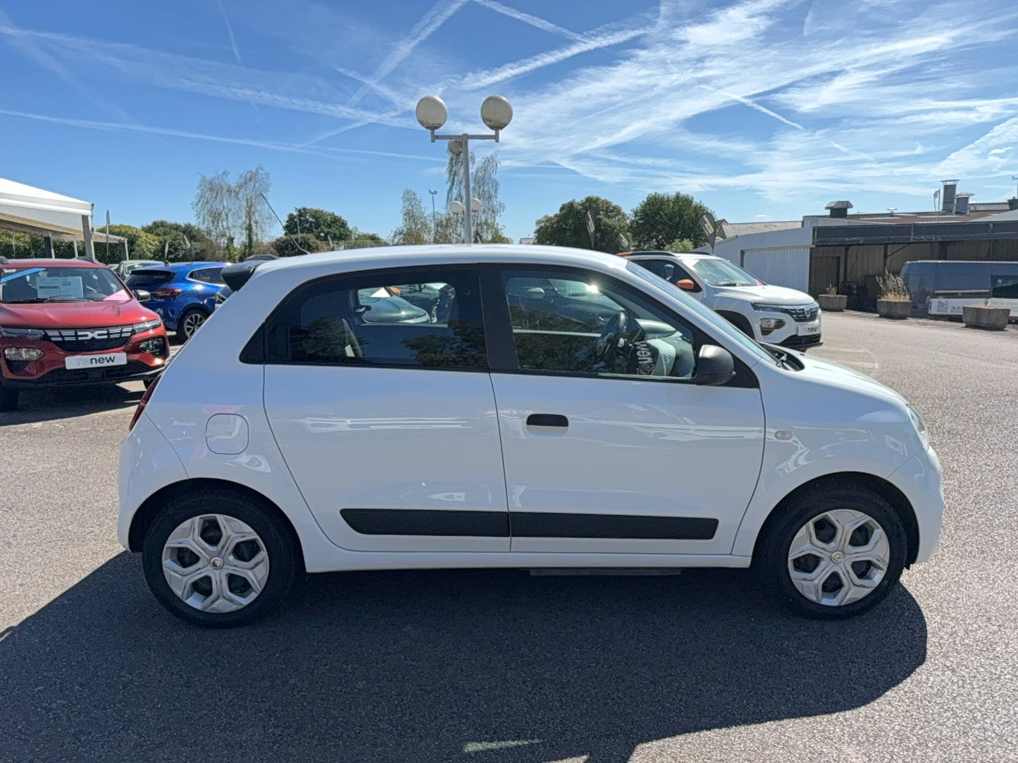 Vente en ligne Renault Twingo Electrique Twingo III E-Tech au prix de 9 990 €