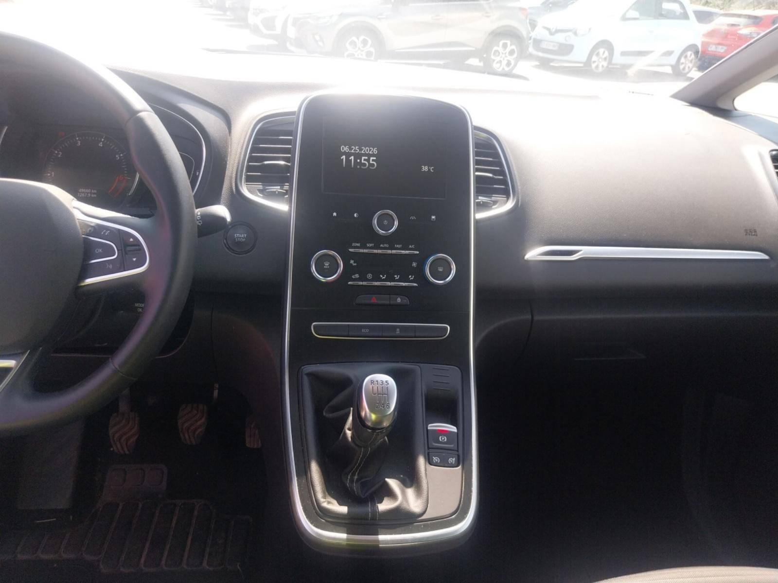 Vente en ligne Renault Grand Scenic 4 Grand Scenic TCe 140 au prix de 20 650 €