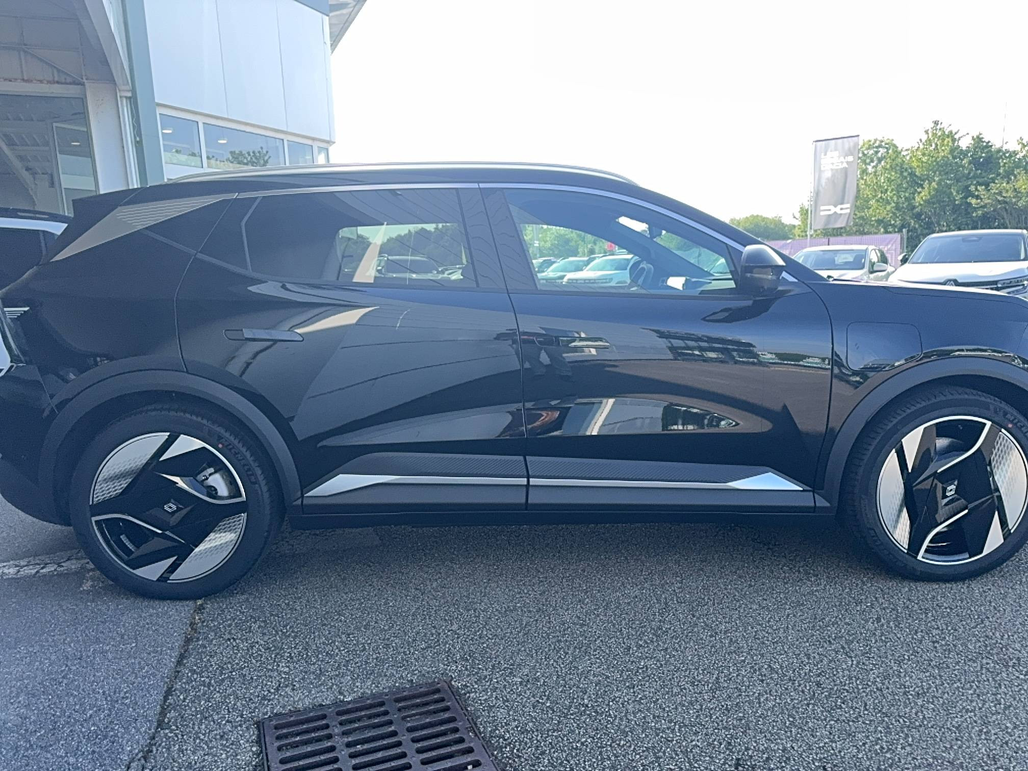 Vente en ligne Renault Scenic E-Tech Scenic E-Tech électrique 220 ch grande autonomie au prix de 49 990 €
