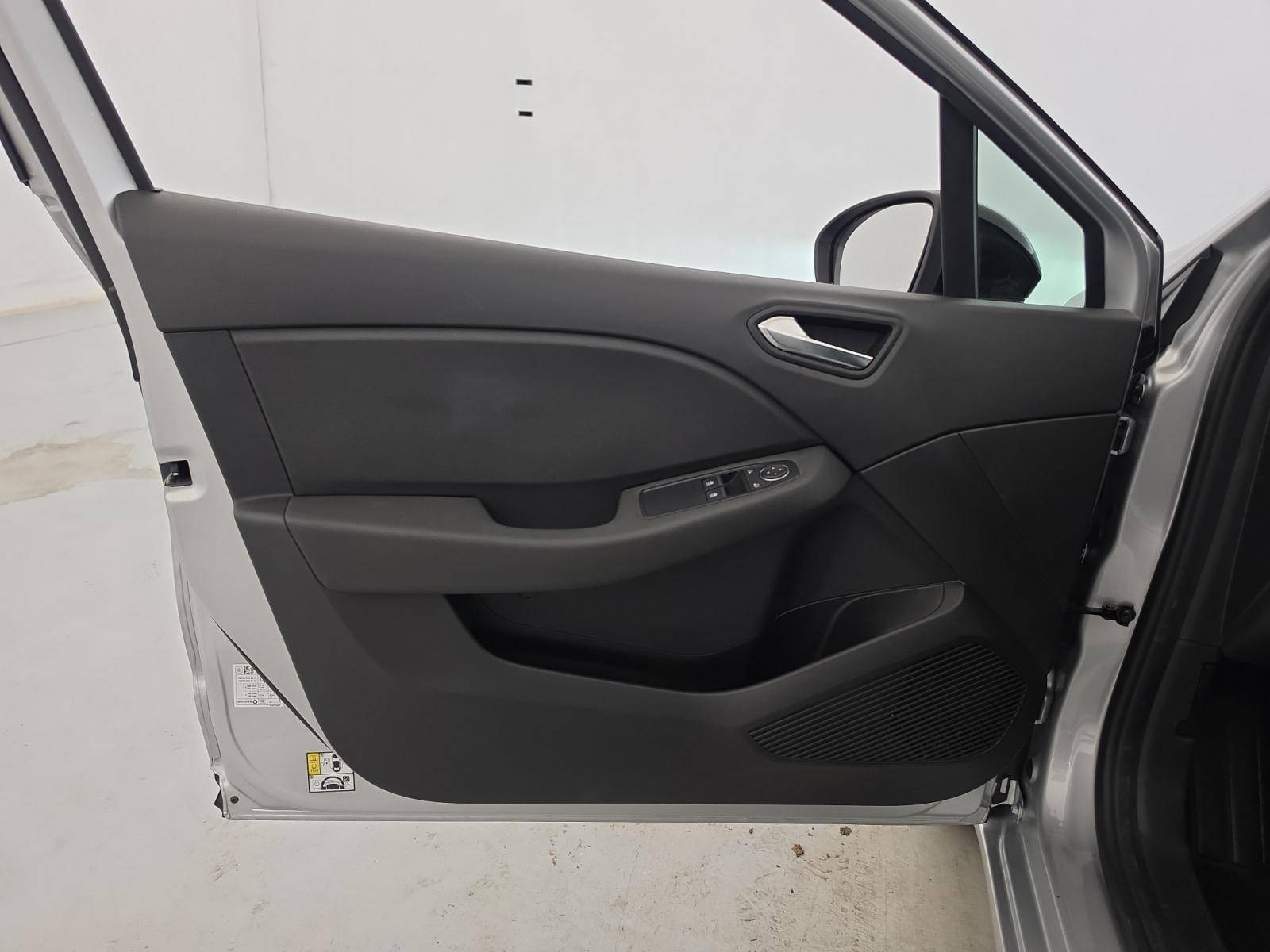 Vente en ligne Renault Clio 5 Clio E-Tech full hybrid 145 au prix de 16 590 €