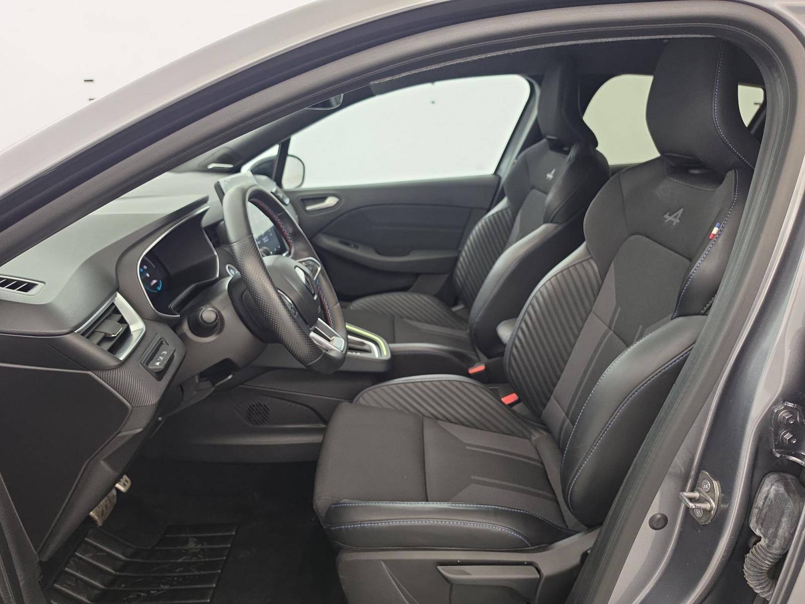 Vente en ligne Renault Clio 5 Clio E-Tech full hybrid 145 au prix de 19 785 €