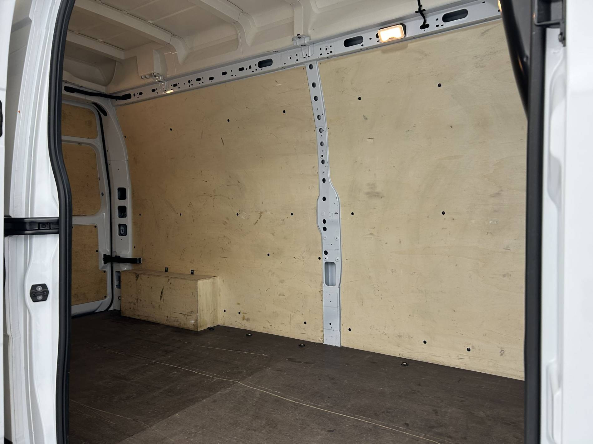 Vente en ligne Renault Master Fourgon MASTER FGN TRAC F3500 L3H3 BLUE DCI 135 au prix de 28 990 €