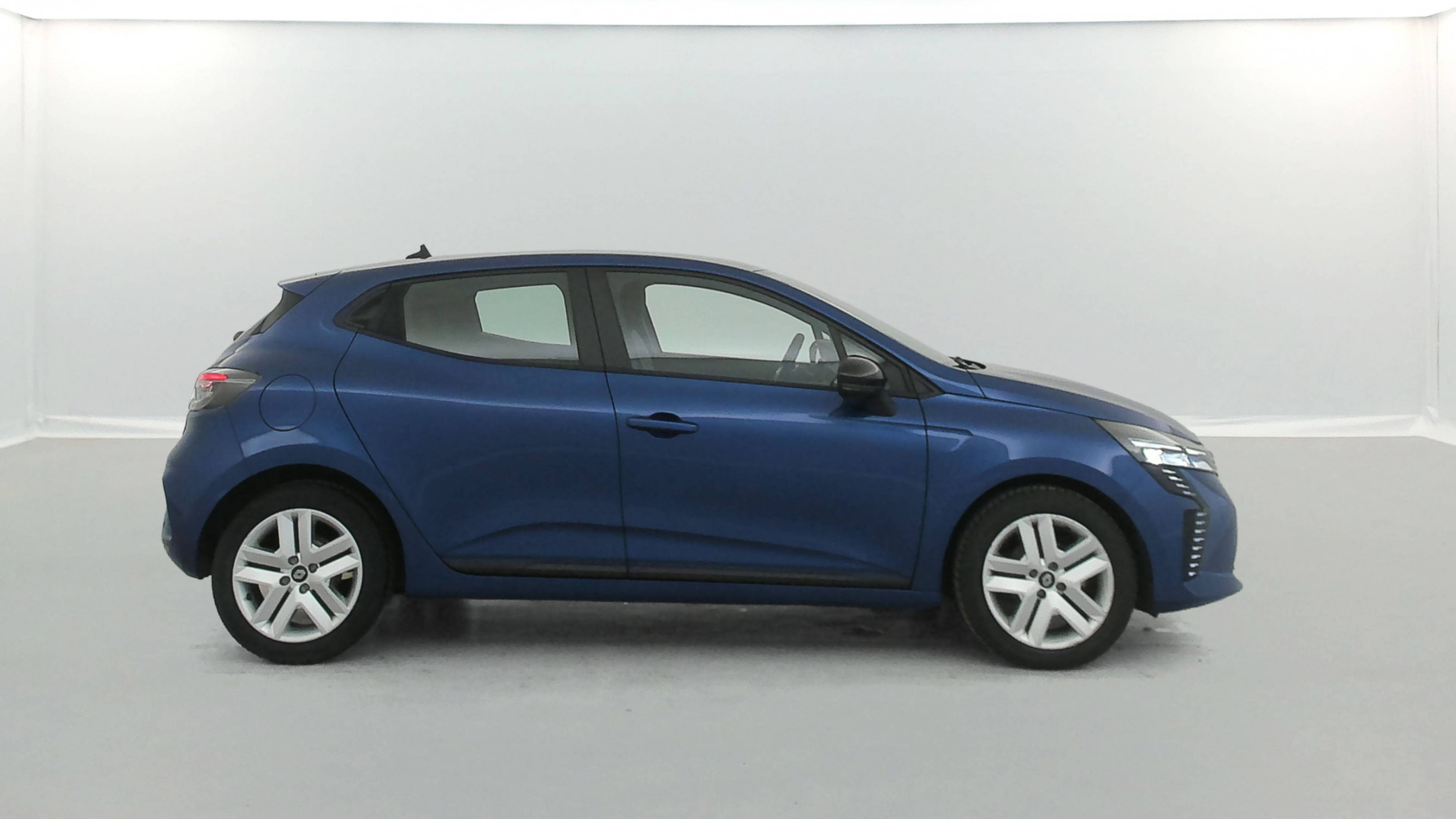 Vente en ligne Renault Clio 5 Clio TCe 90 au prix de 15 490 €