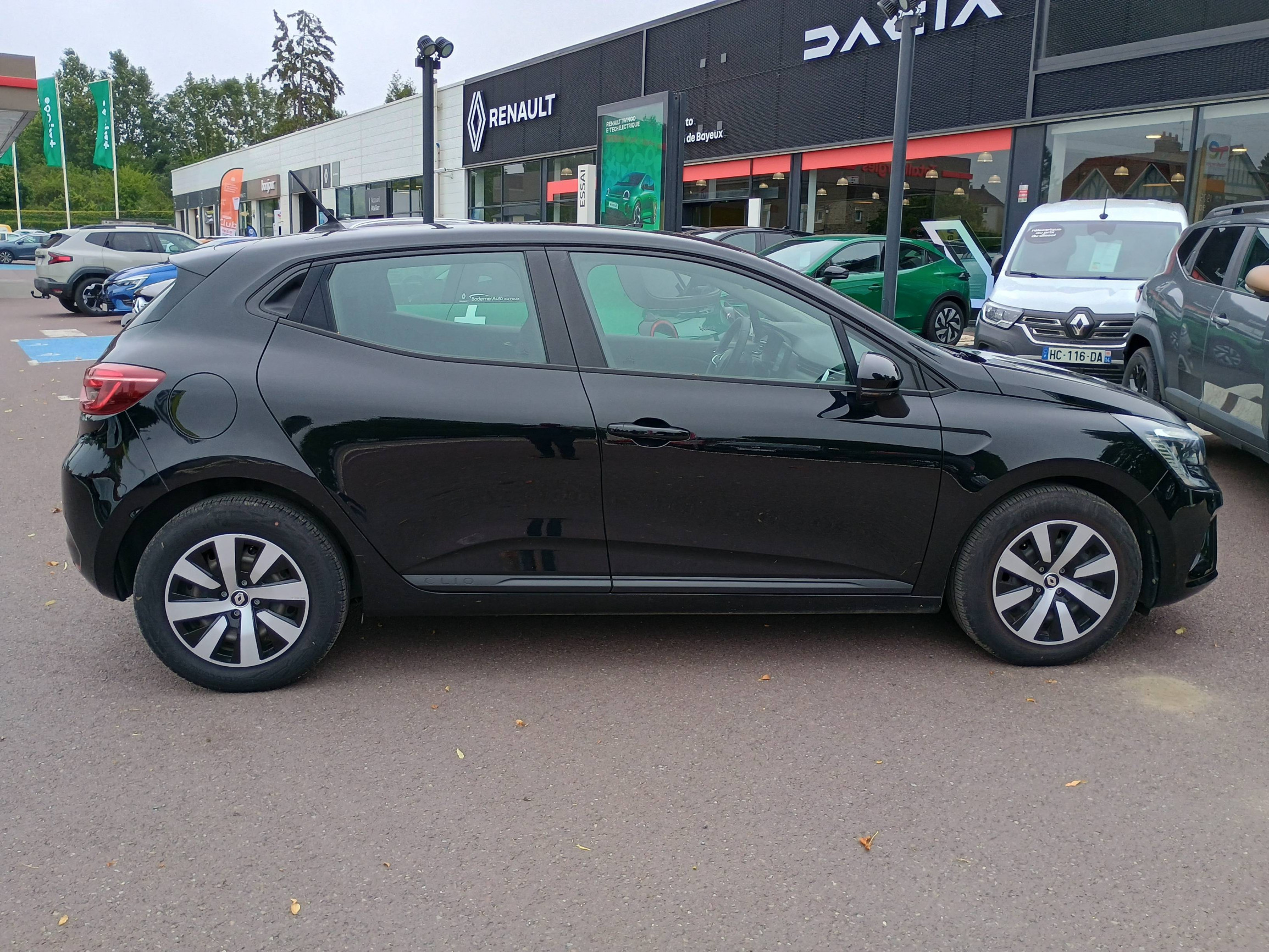Vente en ligne Renault Clio 5 Clio TCe 90 au prix de 13 990 €