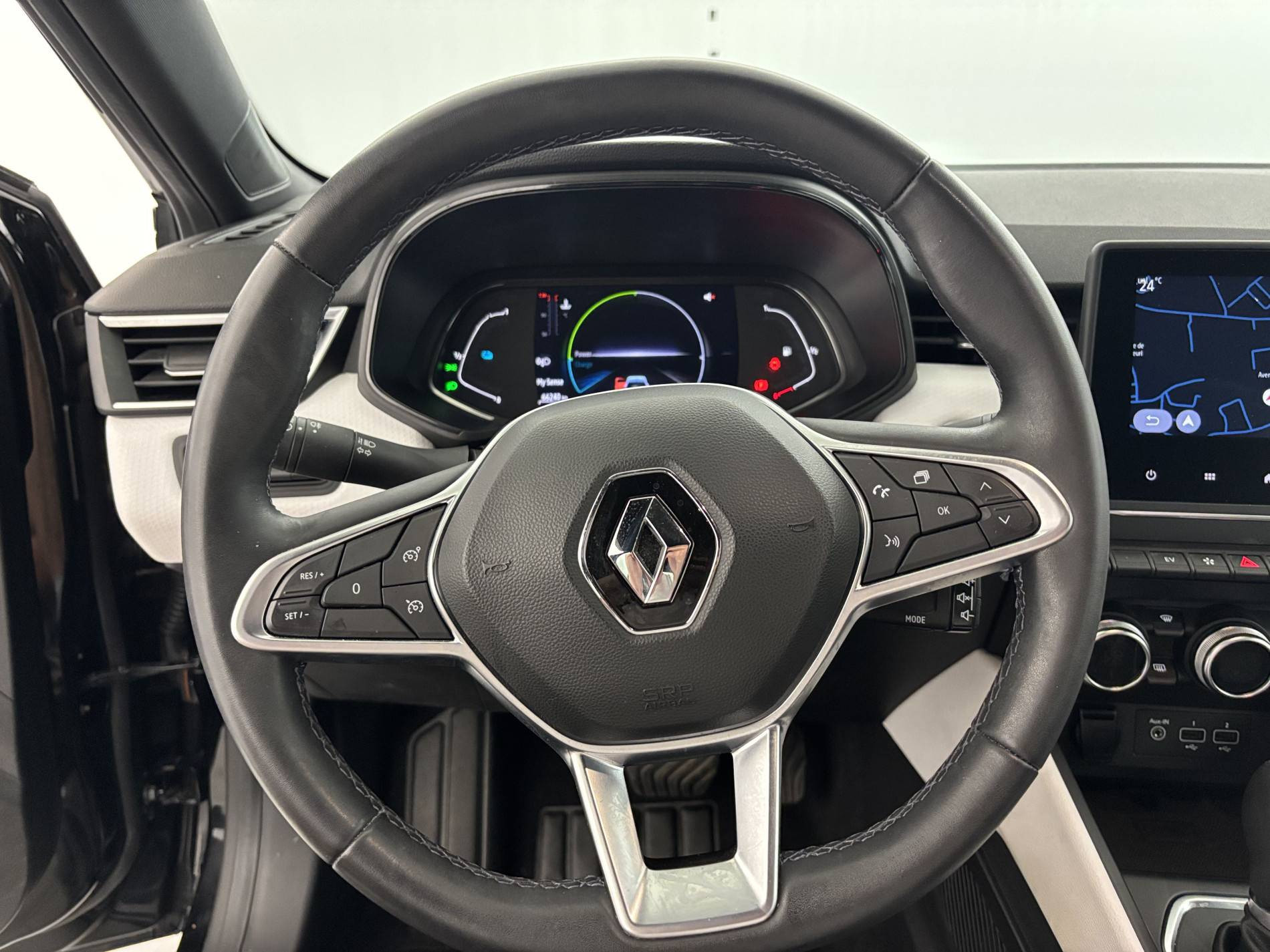 Vente en ligne Renault Clio 5 Clio E-Tech 140 - 21N au prix de 15 790 €