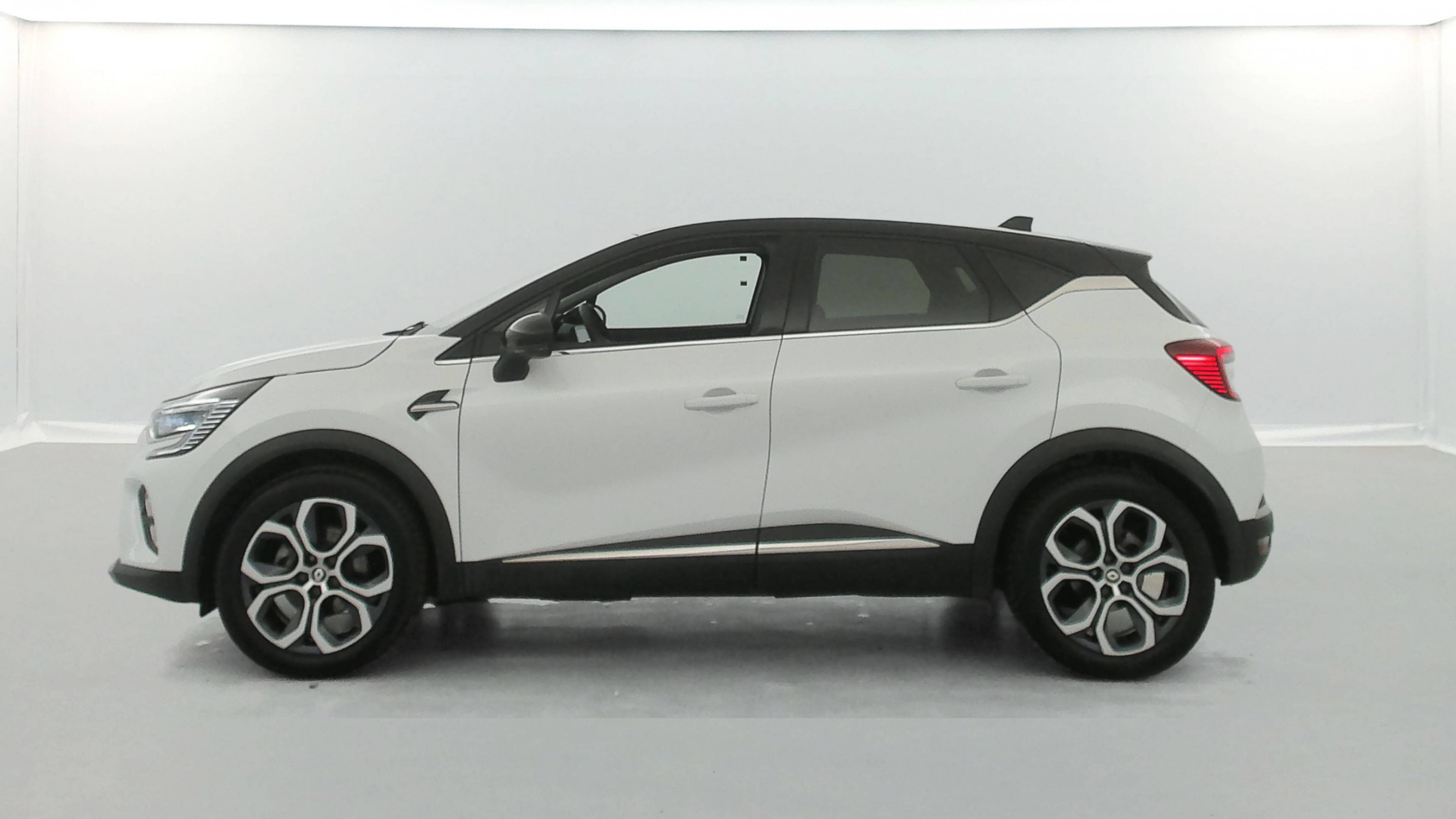 Vente en ligne Renault Captur  E-Tech hybride 145 au prix de 19 990 €