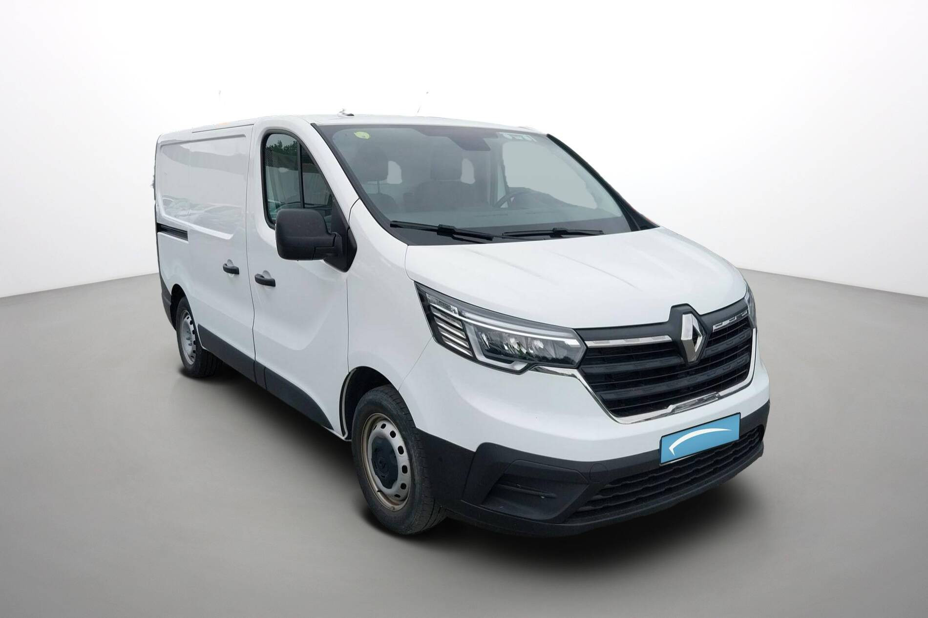 Vente en ligne Renault Trafic 3 Fourgon TRAFIC FG BLUE DCI 130 L1H1 3T GSR2 au prix de 23 990 €