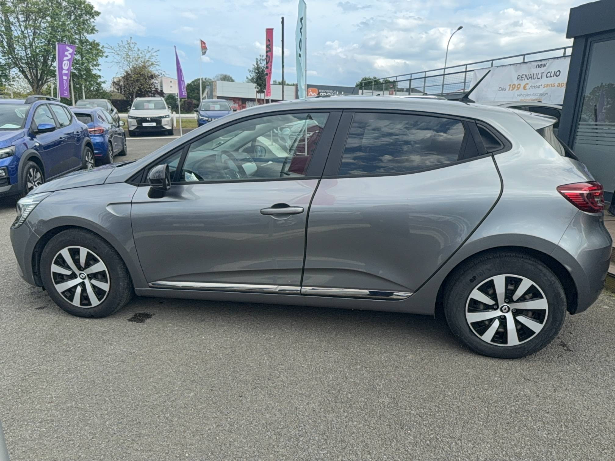 Vente en ligne Renault Clio 5 Clio TCe 90 au prix de 14 990 €