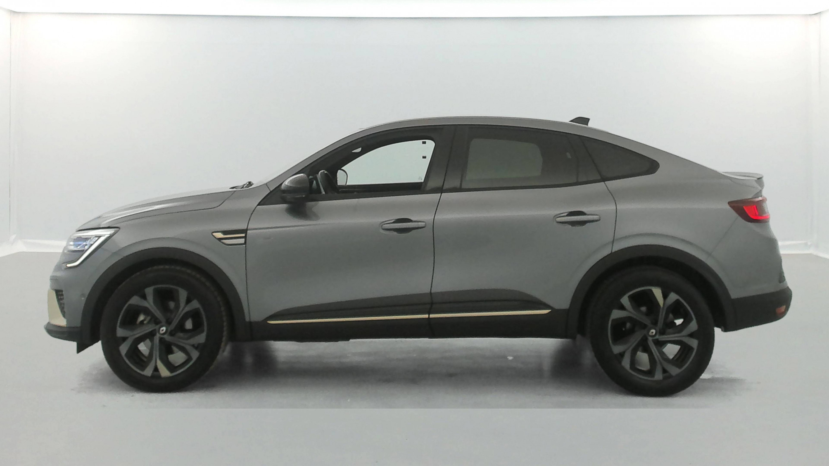 Vente en ligne Renault Arkana  E-Tech hybride 145 - 22 au prix de 22 590 €