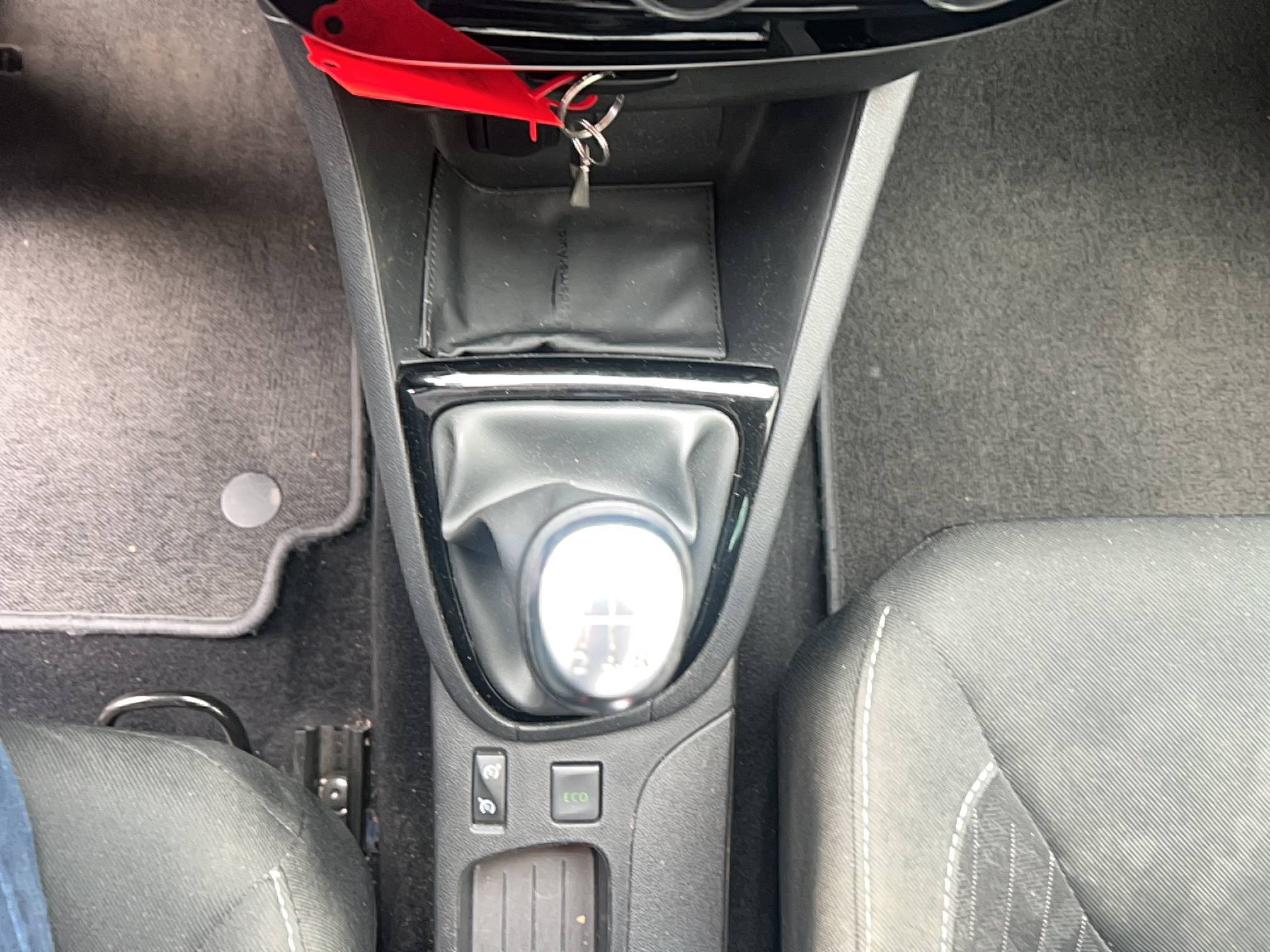 Vente en ligne Renault Clio 4 Clio TCe 90 E6C au prix de 10 590 €