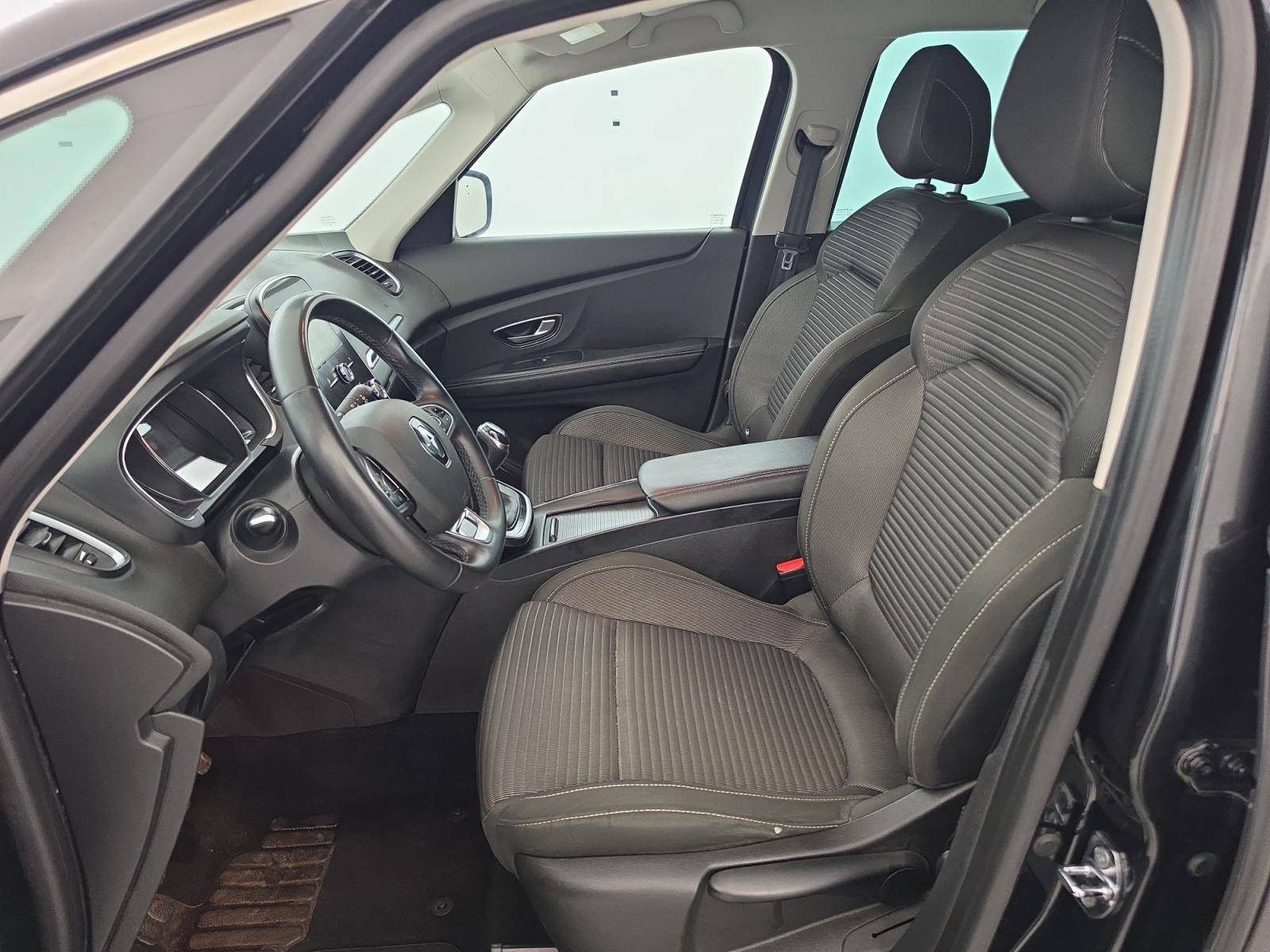 Vente en ligne Renault Grand Scenic 4 Grand Scenic Blue dCi 120 au prix de 13 999 €