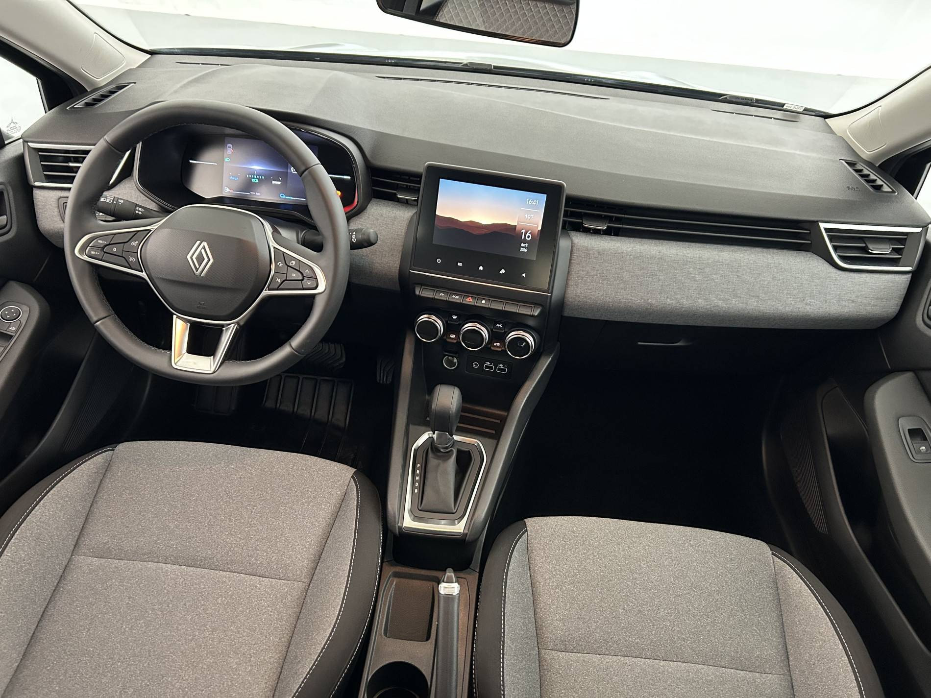 Vente en ligne Renault Clio 5 Clio E-Tech full hybrid 145 ch GSR2 au prix de 19 990 €