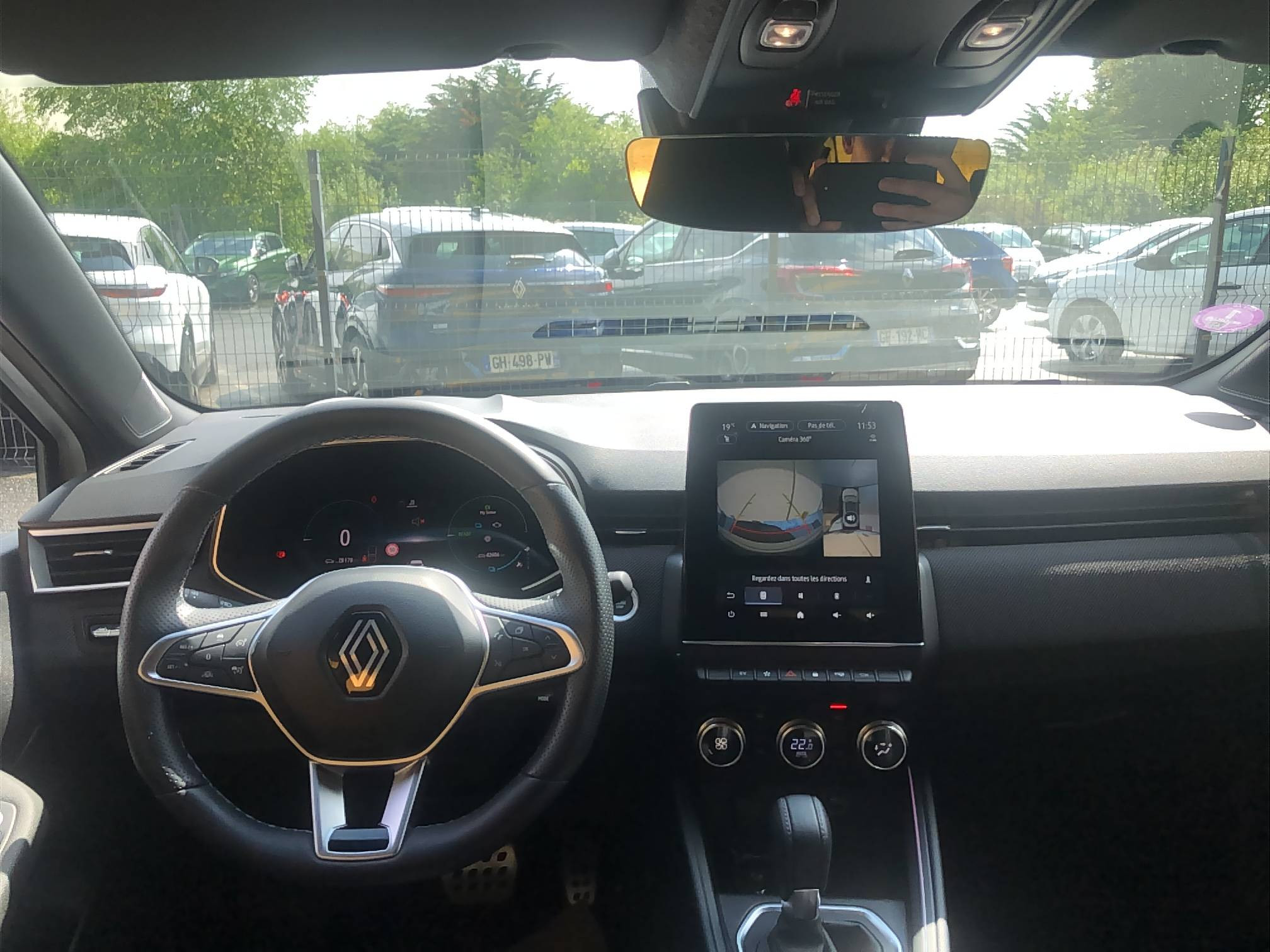 Vente en ligne Renault Clio 5 Clio E-Tech full hybrid 145 au prix de 20 890 €