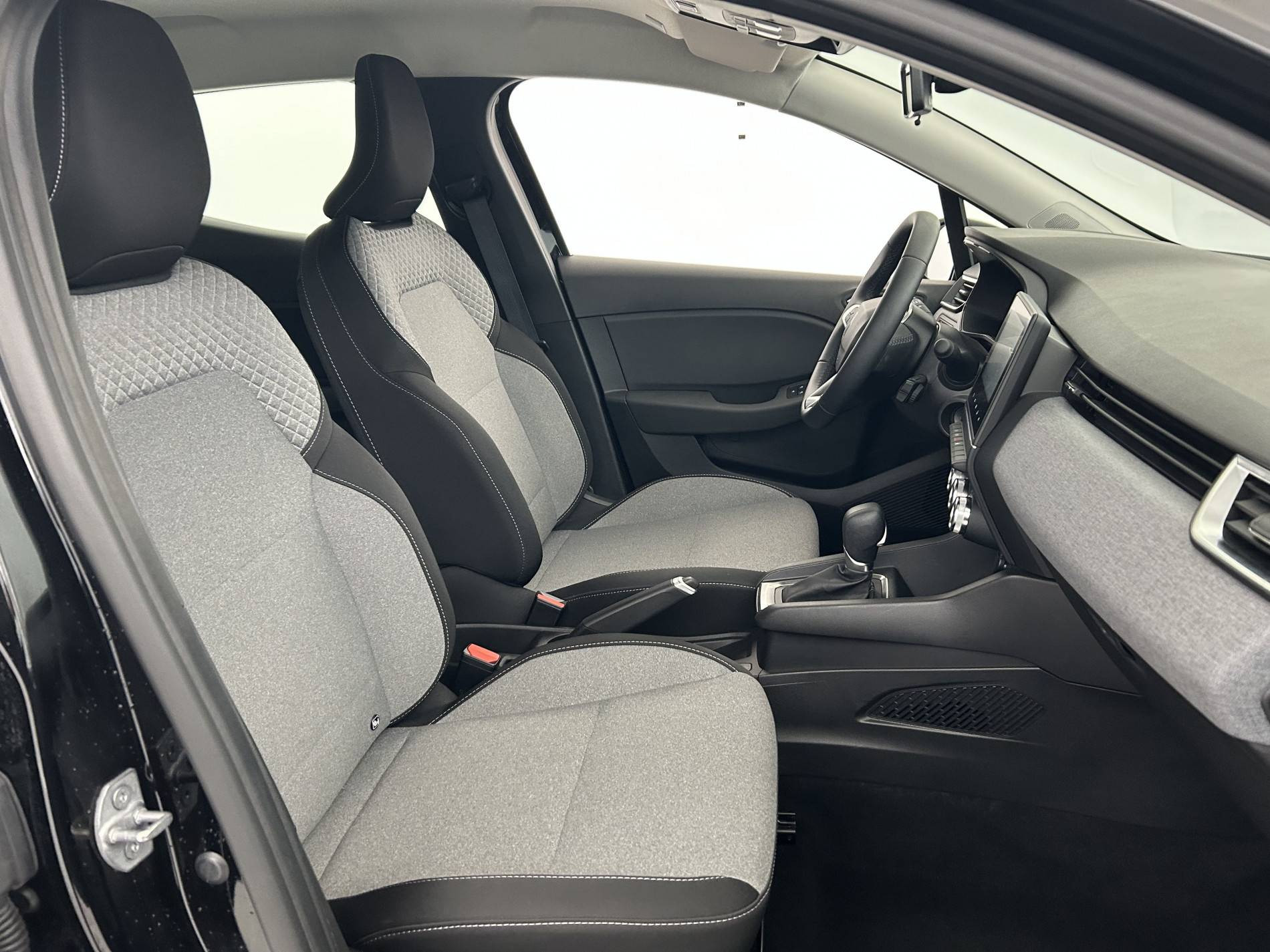 Vente en ligne Renault Clio 5 Clio E-Tech full hybrid 145 ch GSR2 au prix de 20 990 €