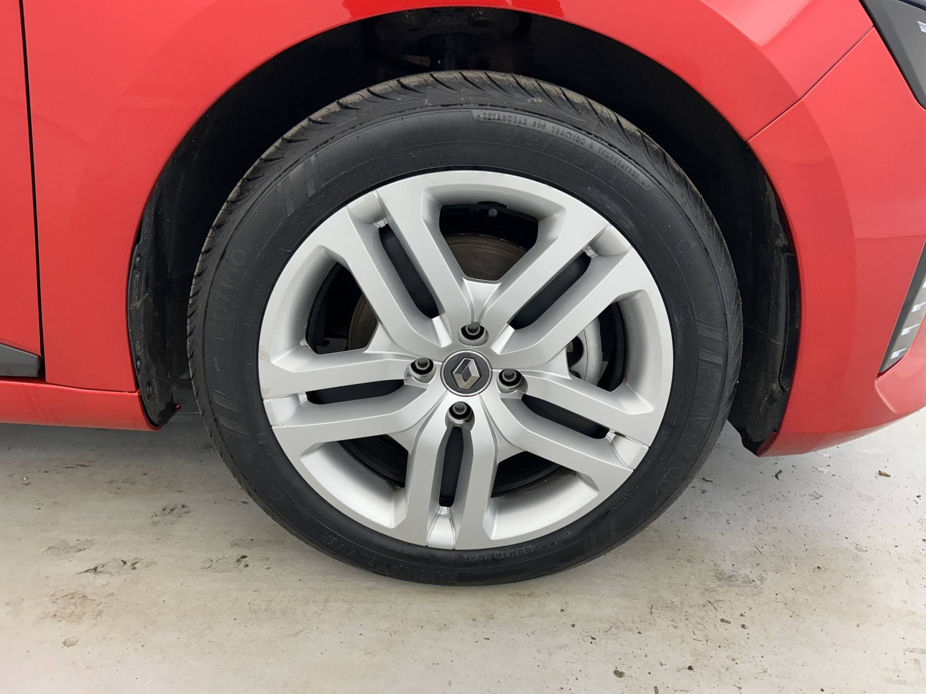 Vente en ligne Renault Clio 5 Clio E-Tech full hybrid 145 ch GSR2 au prix de 19 290 €