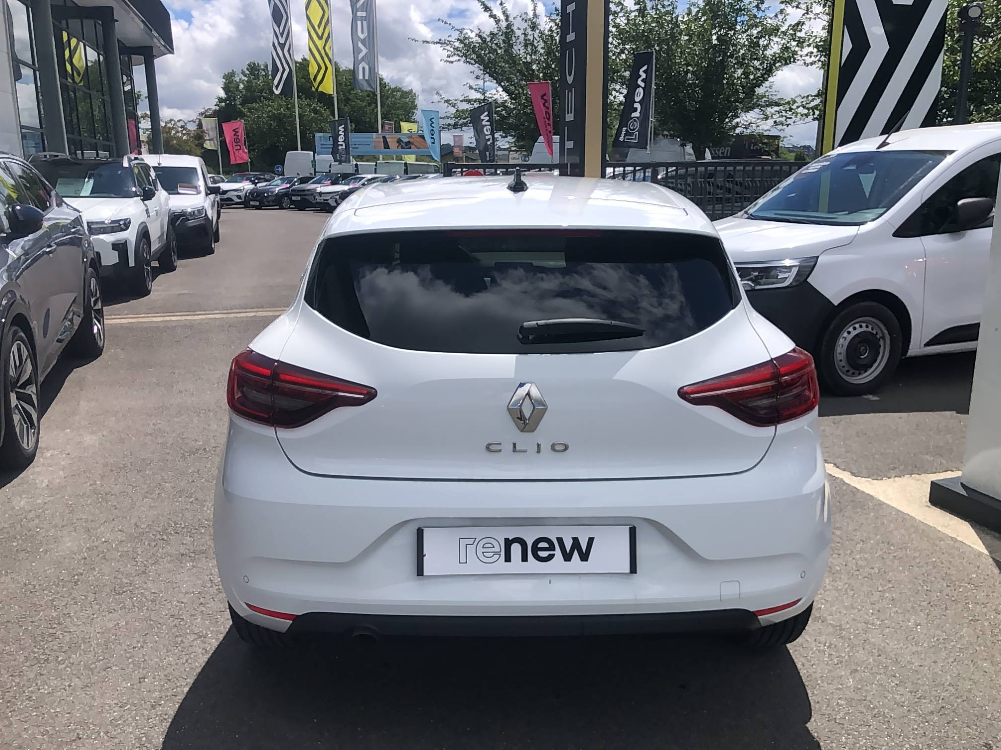 Vente en ligne Renault Clio 5 Clio SCe 65 au prix de 12 690 €