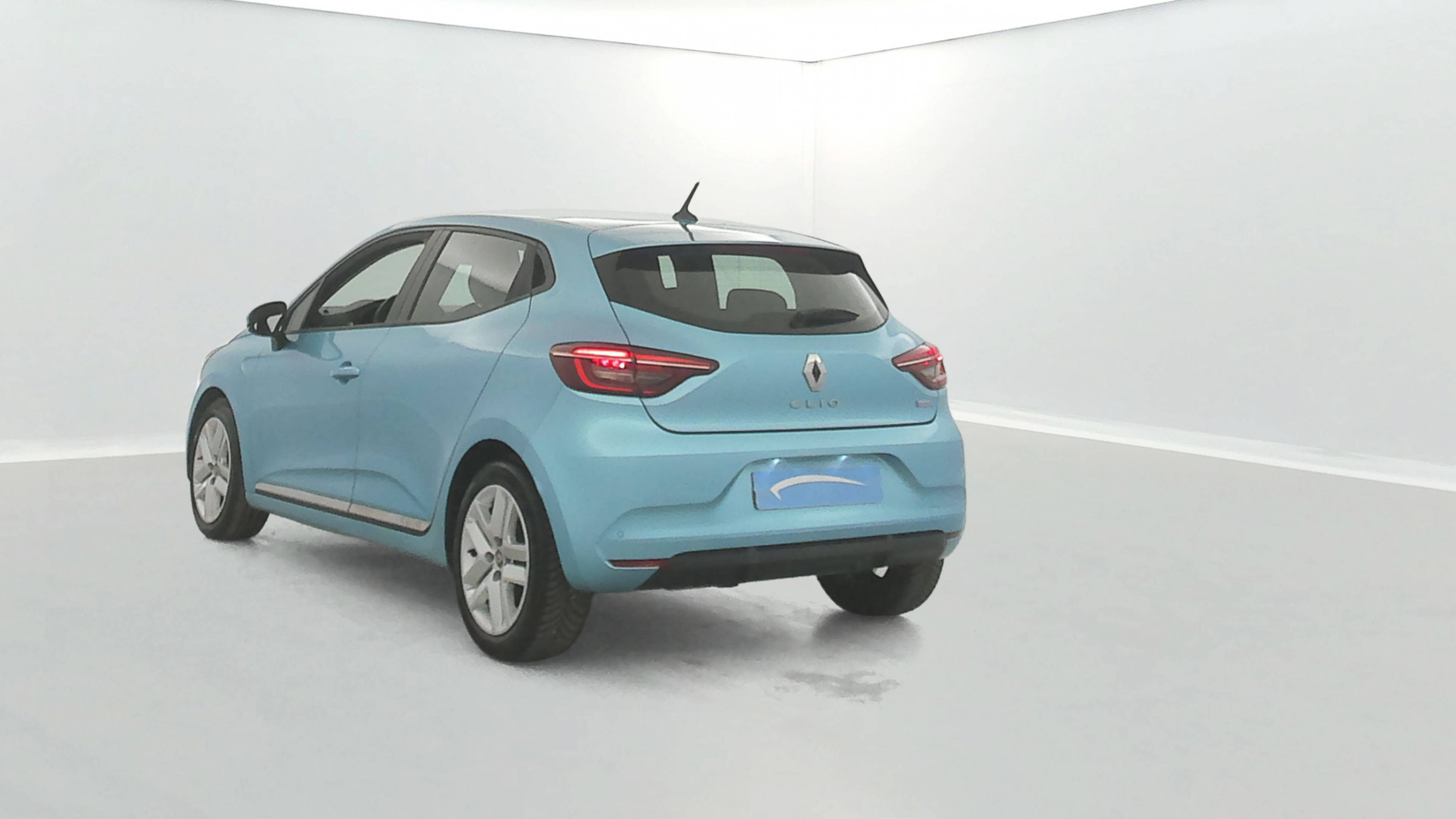 Vente en ligne Renault Clio 5 Clio E-Tech 140 - 21N au prix de 15 390 €
