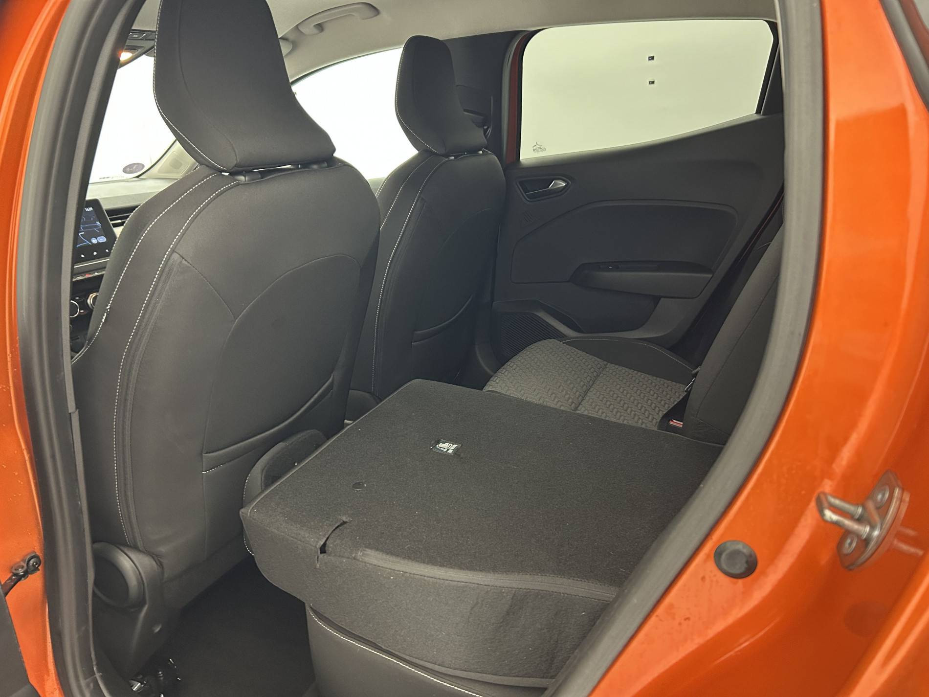 Vente en ligne Renault Clio 5 Clio E-Tech full hybrid 145 au prix de 16 990 €