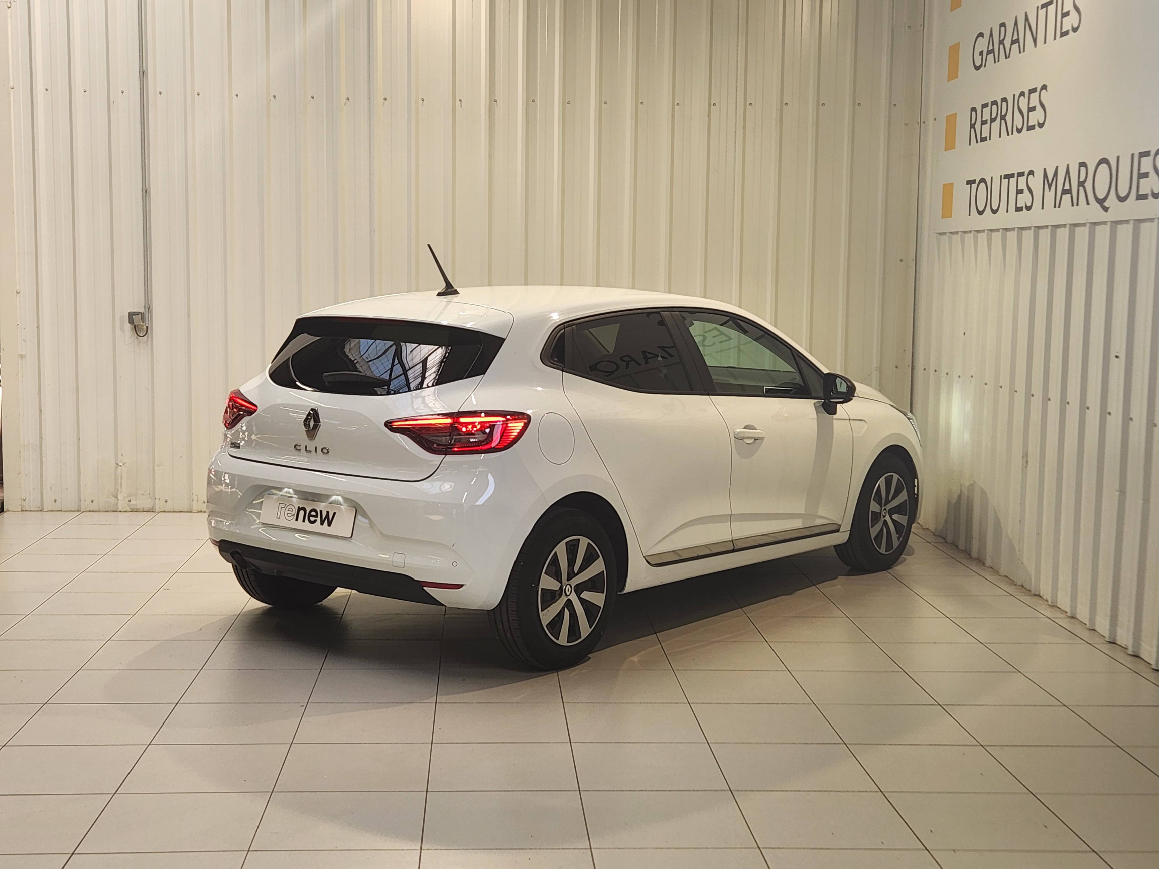 Vente en ligne Renault Clio 5 Clio TCe 90 au prix de 14 390 €
