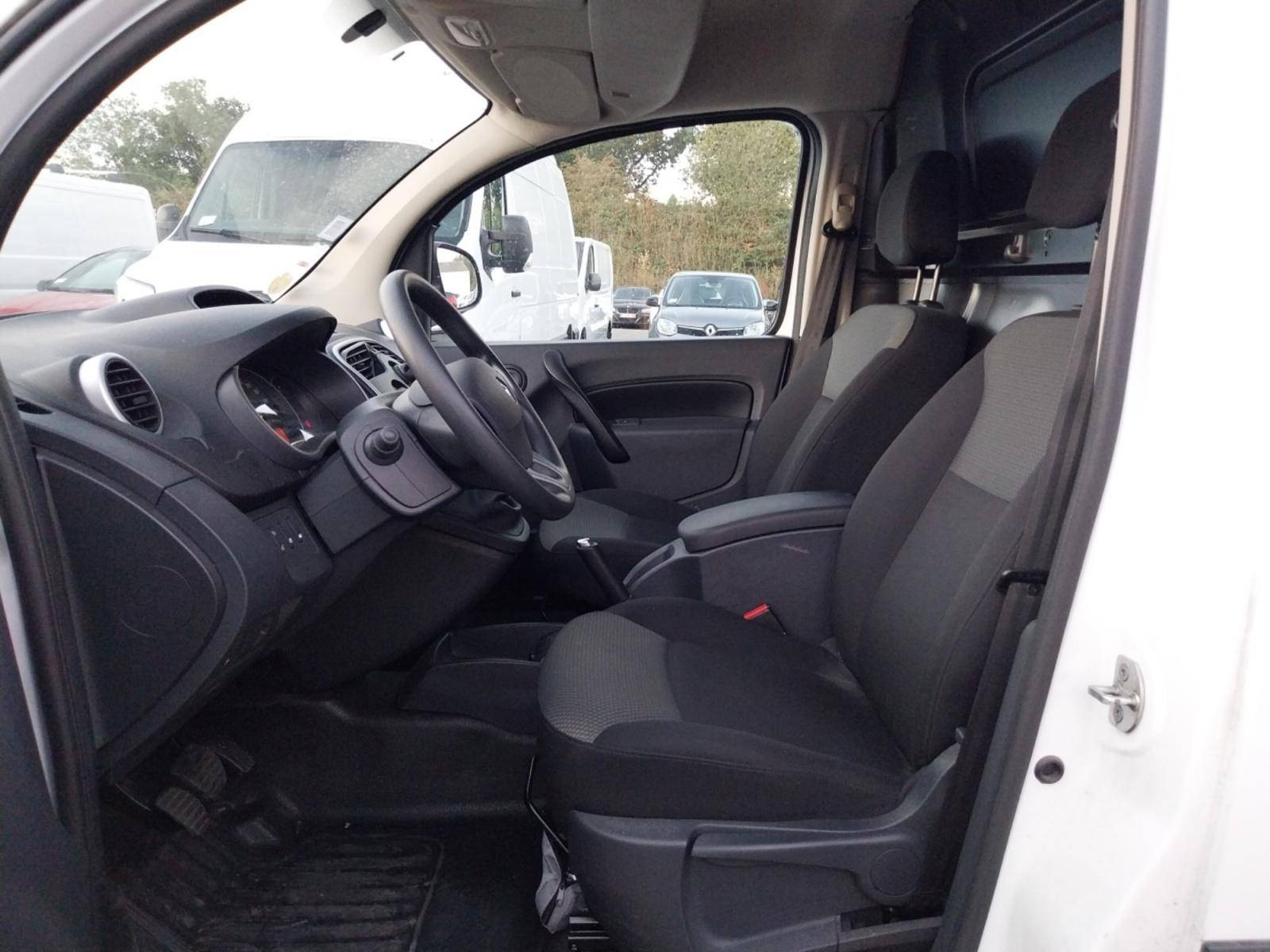 Vente en ligne Renault Kangoo Express  BLUE DCI 95 au prix de 11 990 €