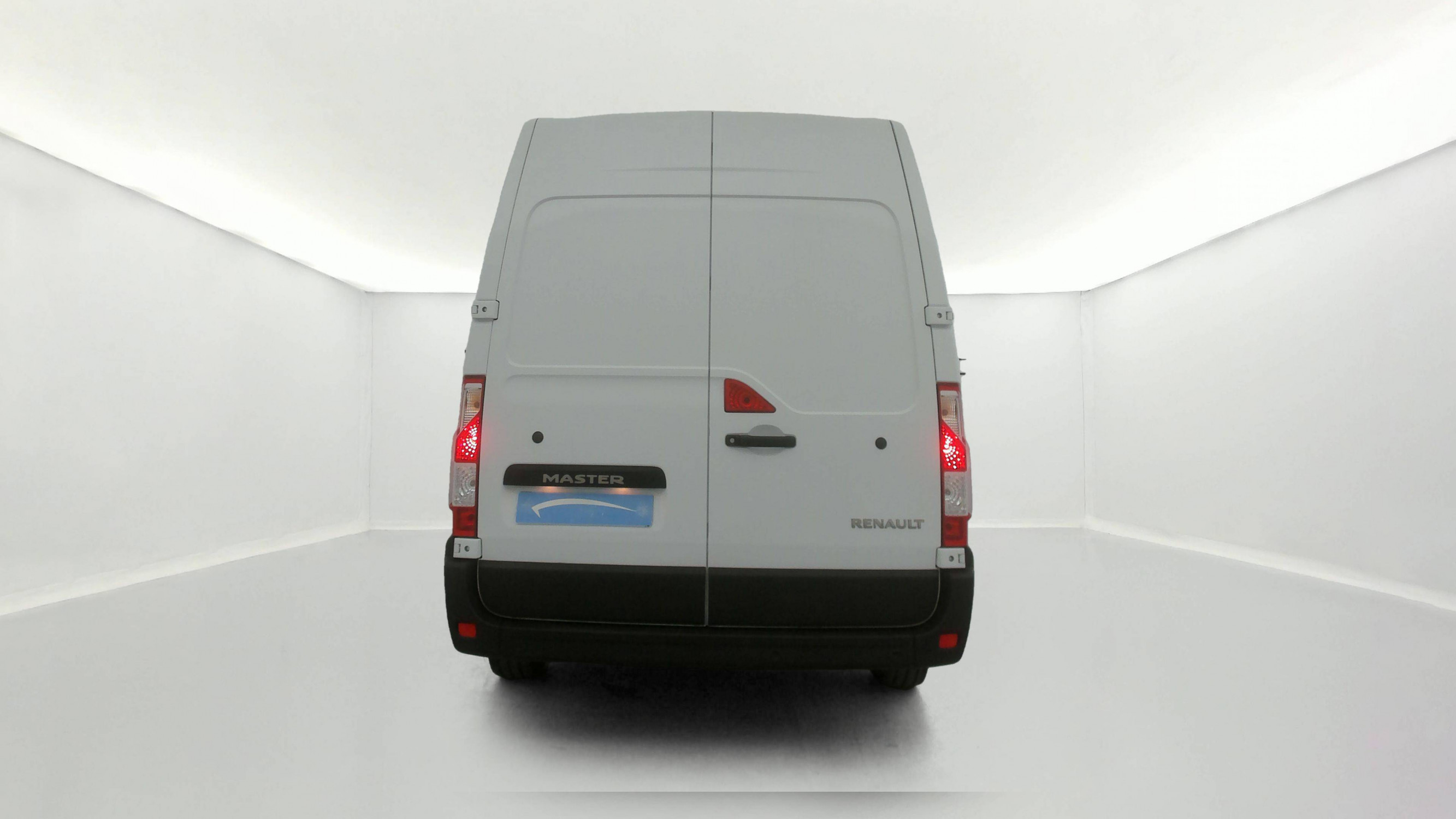 Vente en ligne Renault Master Fourgon MASTER FGN TRAC F3500 L2H2 BLUE DCI 135 au prix de 26 990 €