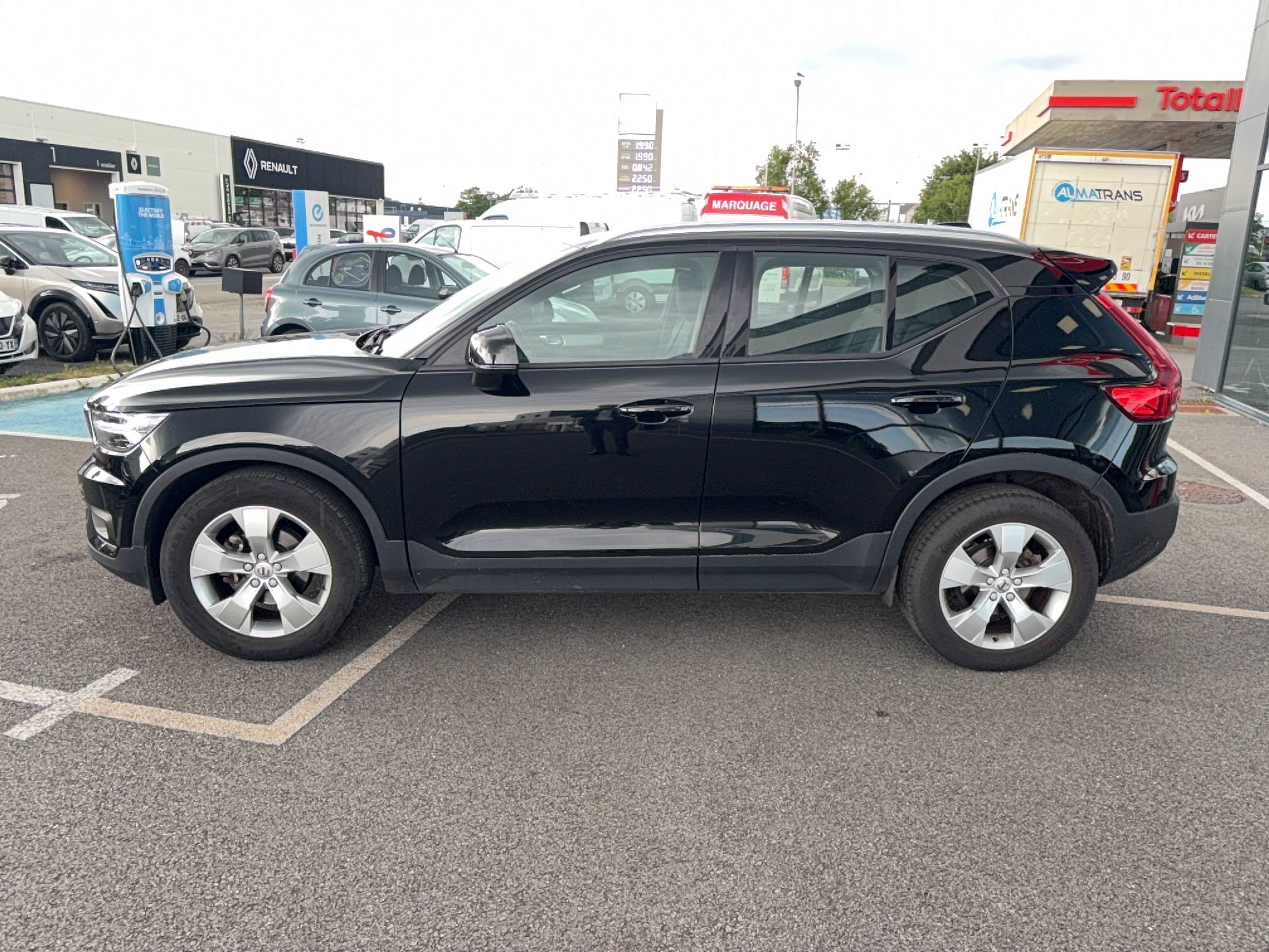 Vente en ligne Volvo XC40 XC40 T2 129 ch au prix de 21 490 €
