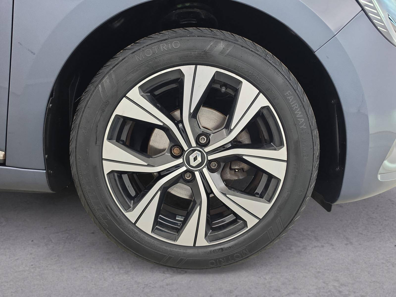 Vente en ligne Renault Clio 5 Clio TCe 90 - 21N au prix de 14 990 €