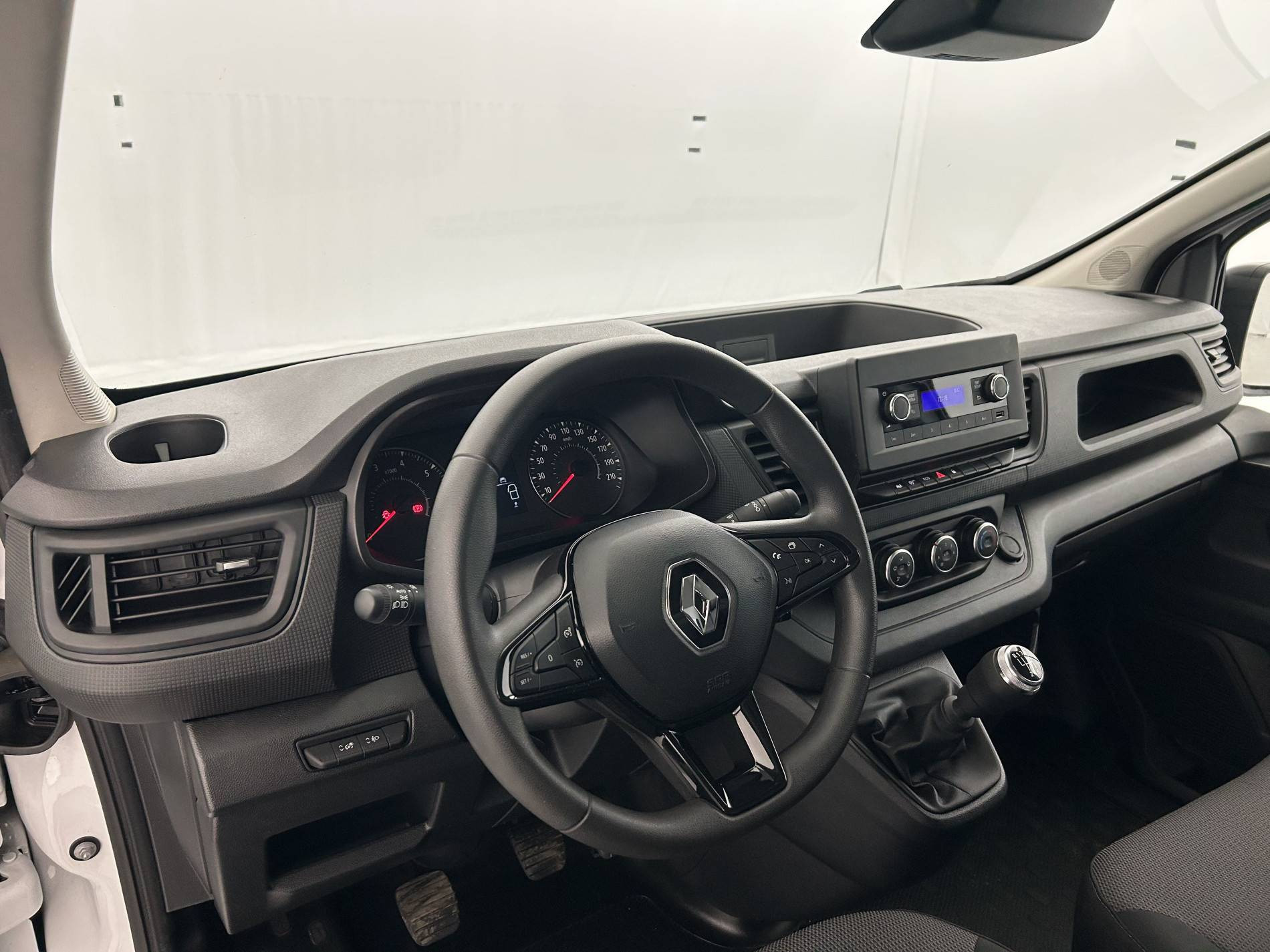 Vente en ligne Renault Trafic 3 Fourgon TRAFIC FGN L2H1 3000 KG BLUE DCI 130 au prix de 23 990 €