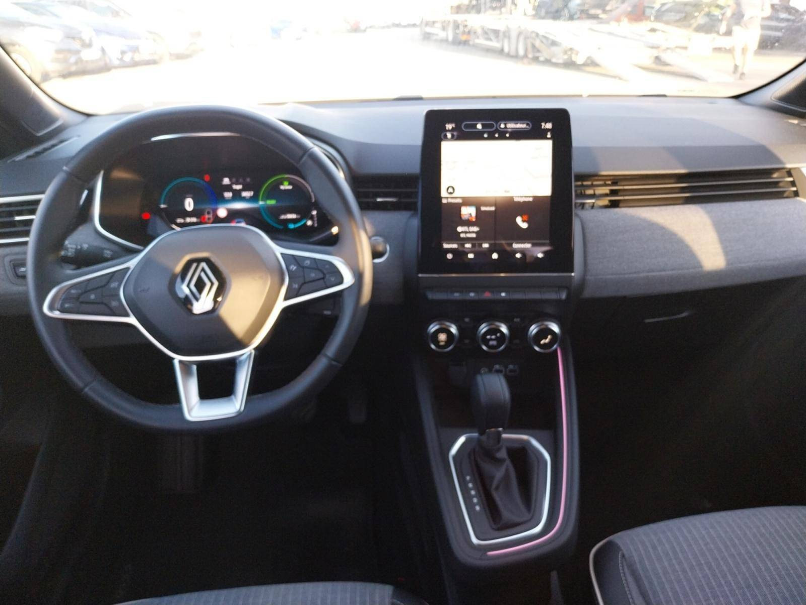 Vente en ligne Renault Clio 5 Clio E-Tech full hybrid 145 au prix de 17 590 €