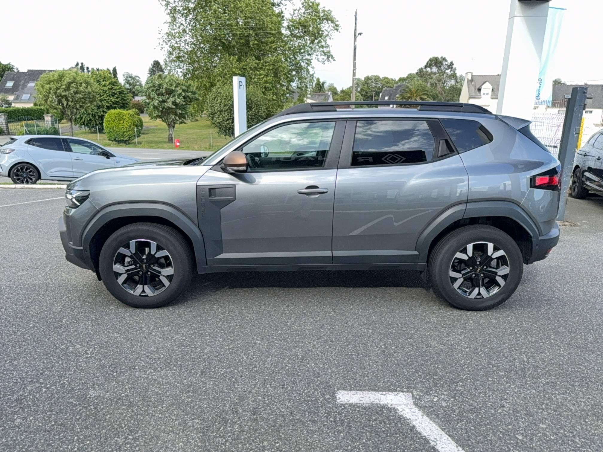Vente en ligne Dacia Duster  Hybrid 140 au prix de 26 240 €