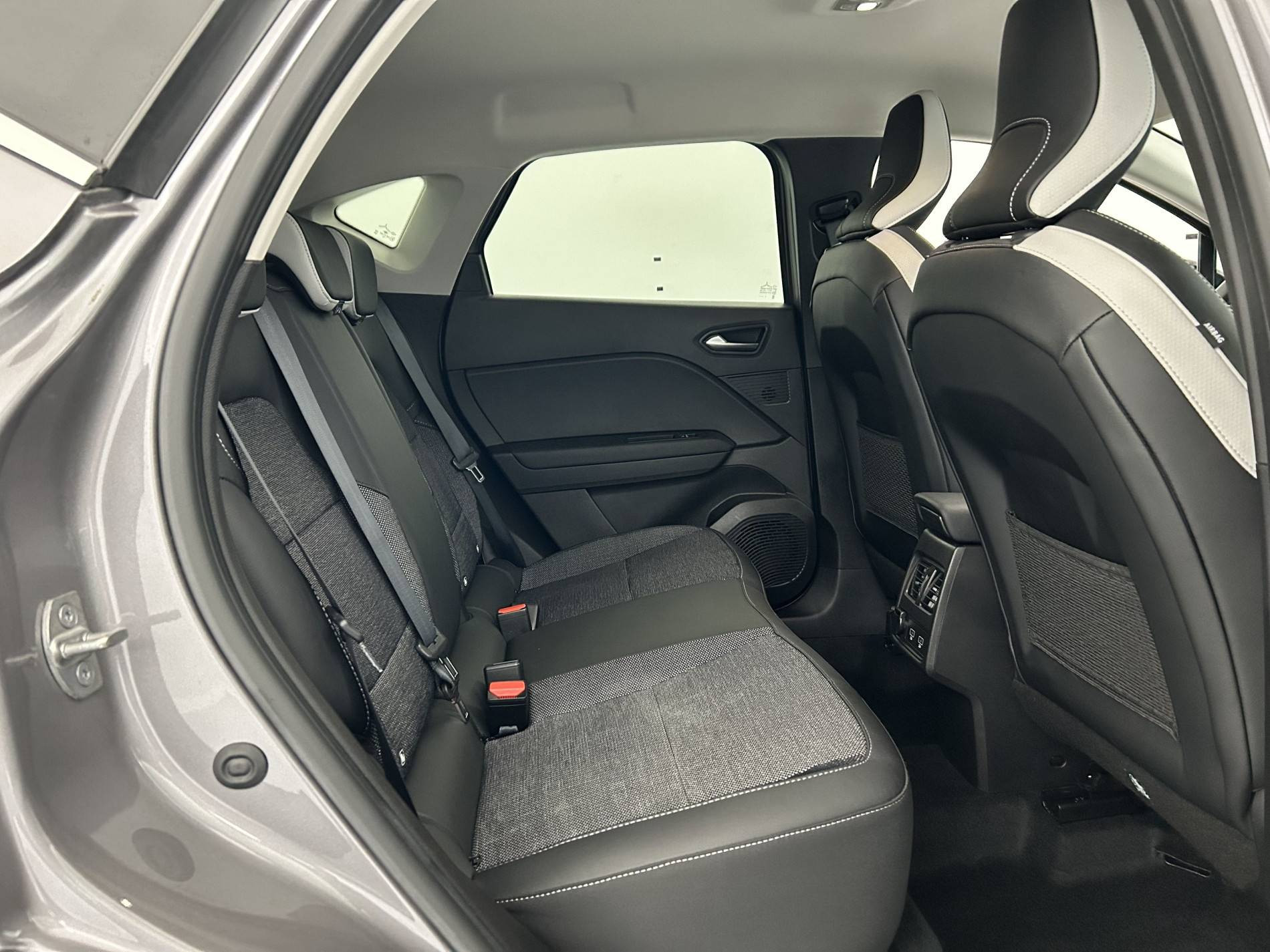 Vente en ligne Renault Captur  mild hybrid 160 EDC au prix de 20 490 €