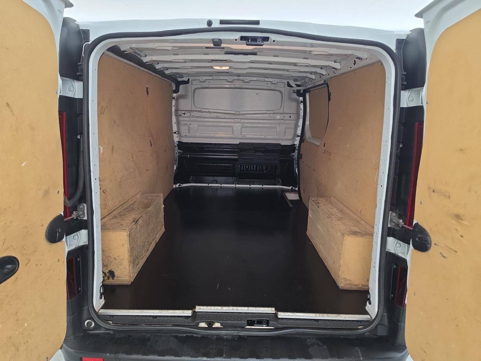 Vente en ligne Renault Trafic 3 Fourgon TRAFIC FGN L2H1 3000 KG BLUE DCI 130 au prix de 21 990 €