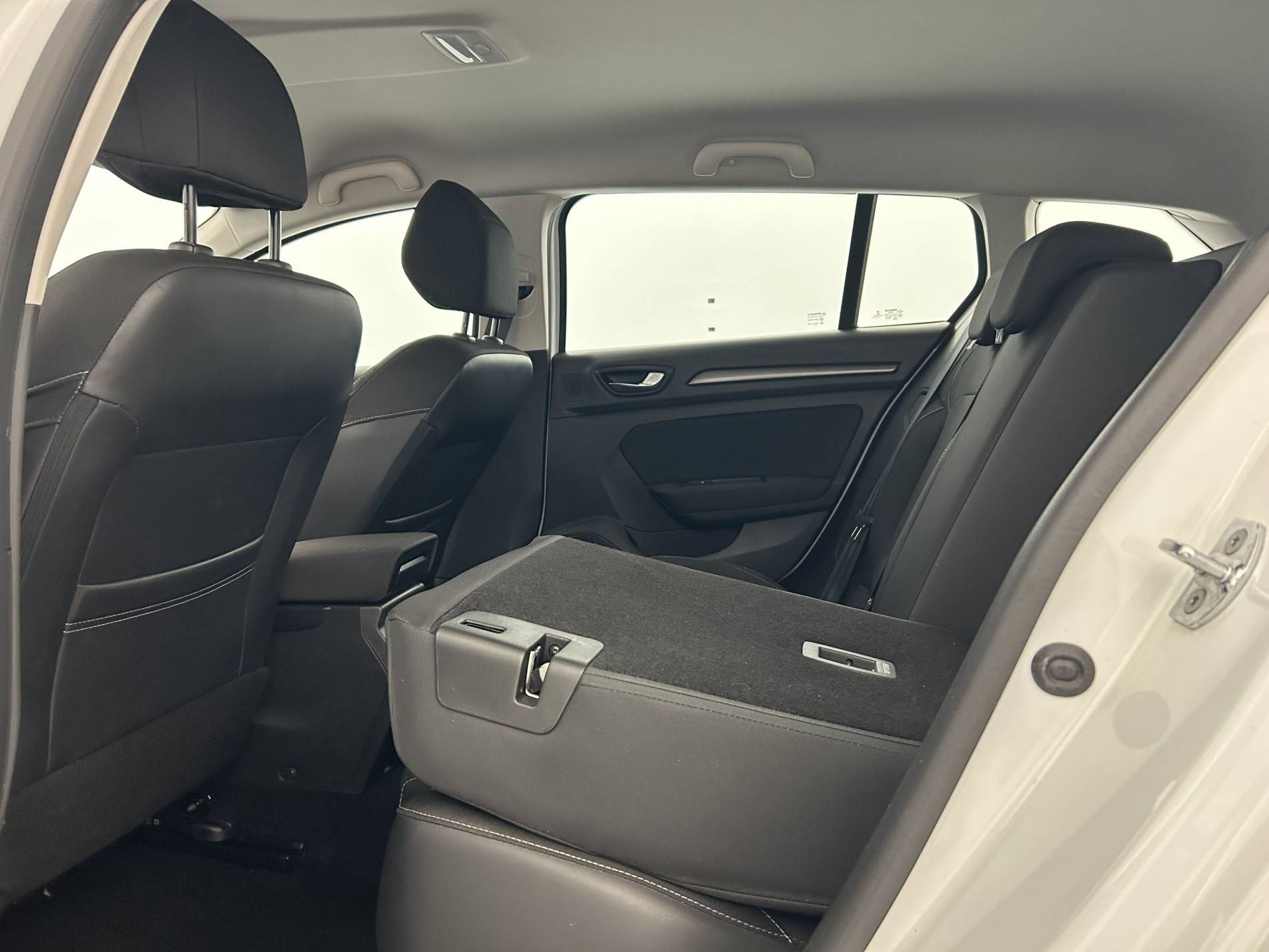 Vente en ligne Renault Megane 4 Estate Mégane IV Estate Blue dCi 115 - 21N au prix de 15 890 €